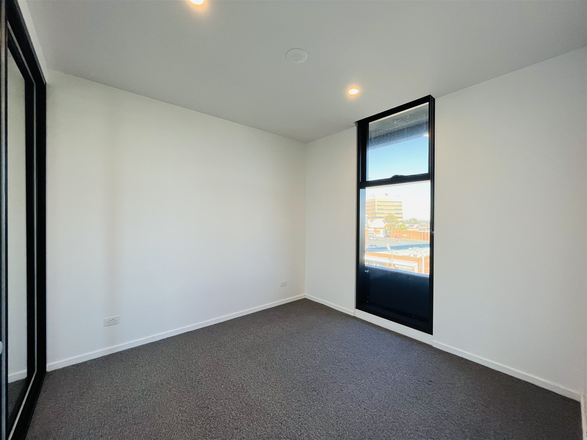Modern One-Bedroom Apartment Opposite Monash University Caulfield Campus!, photo 8