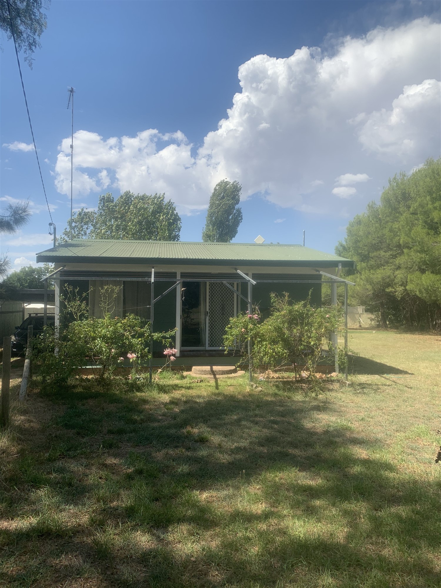 2 Bedroom house on large block
