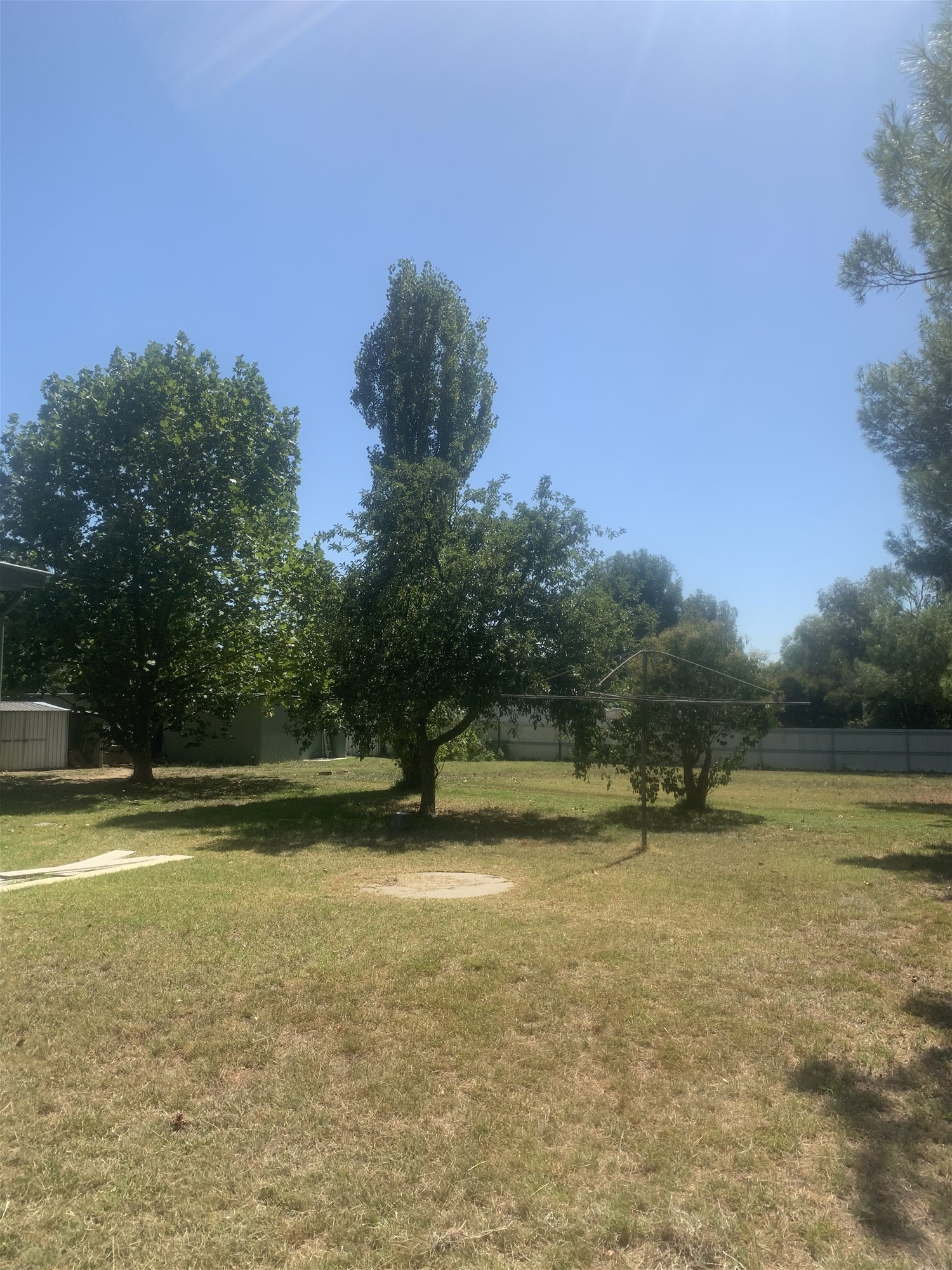 2 Bedroom house on large 15