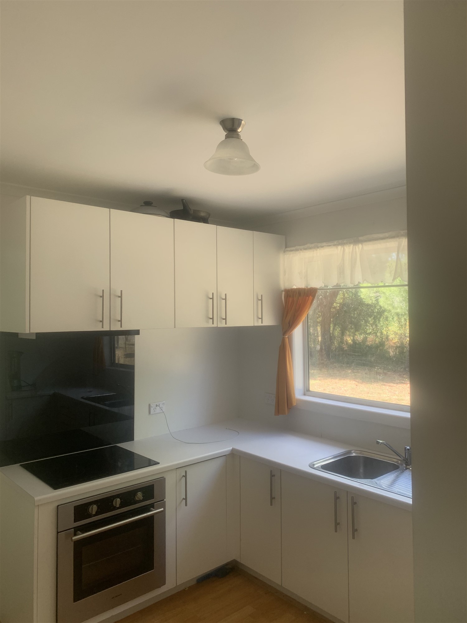 2 Bedroom house on large 8