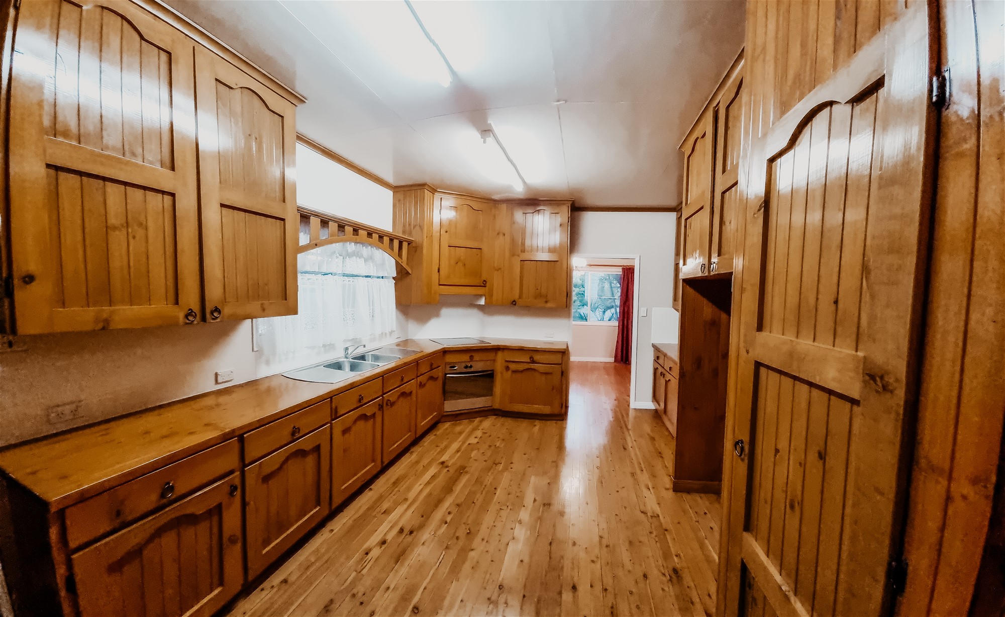 5 BEDROOM HOME WITH THE 3