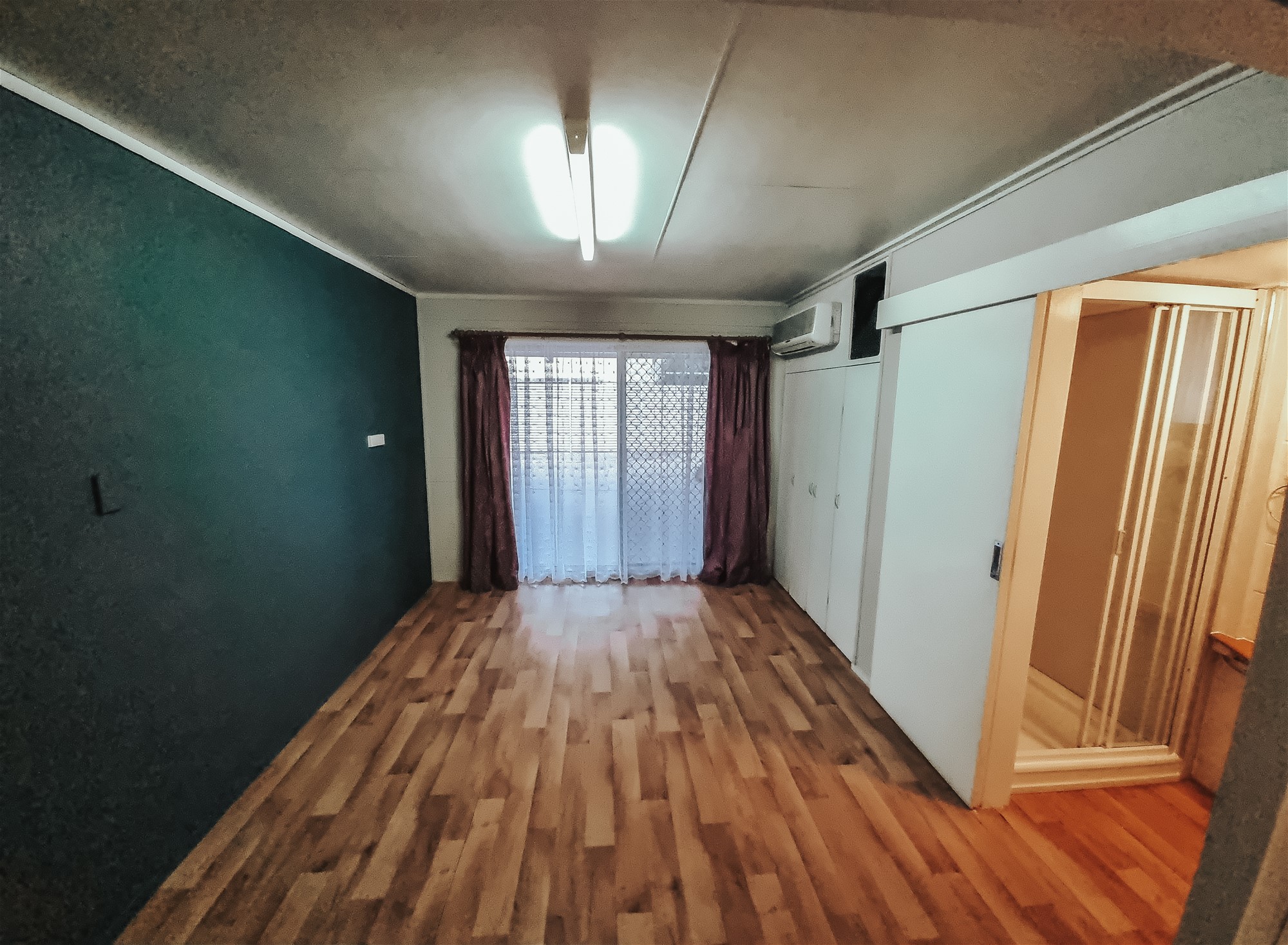 5 BEDROOM HOME WITH THE 13