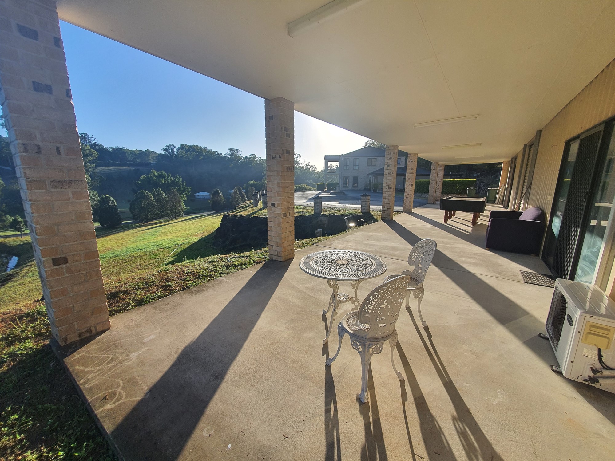 LUXURIOUS LARGE HOME ON 10 13