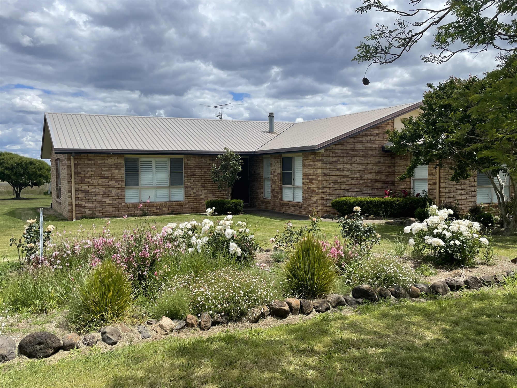 Ascot Vale – 67acres. 4 Bedrooms, 2 bathrooms 4 + car accomodation