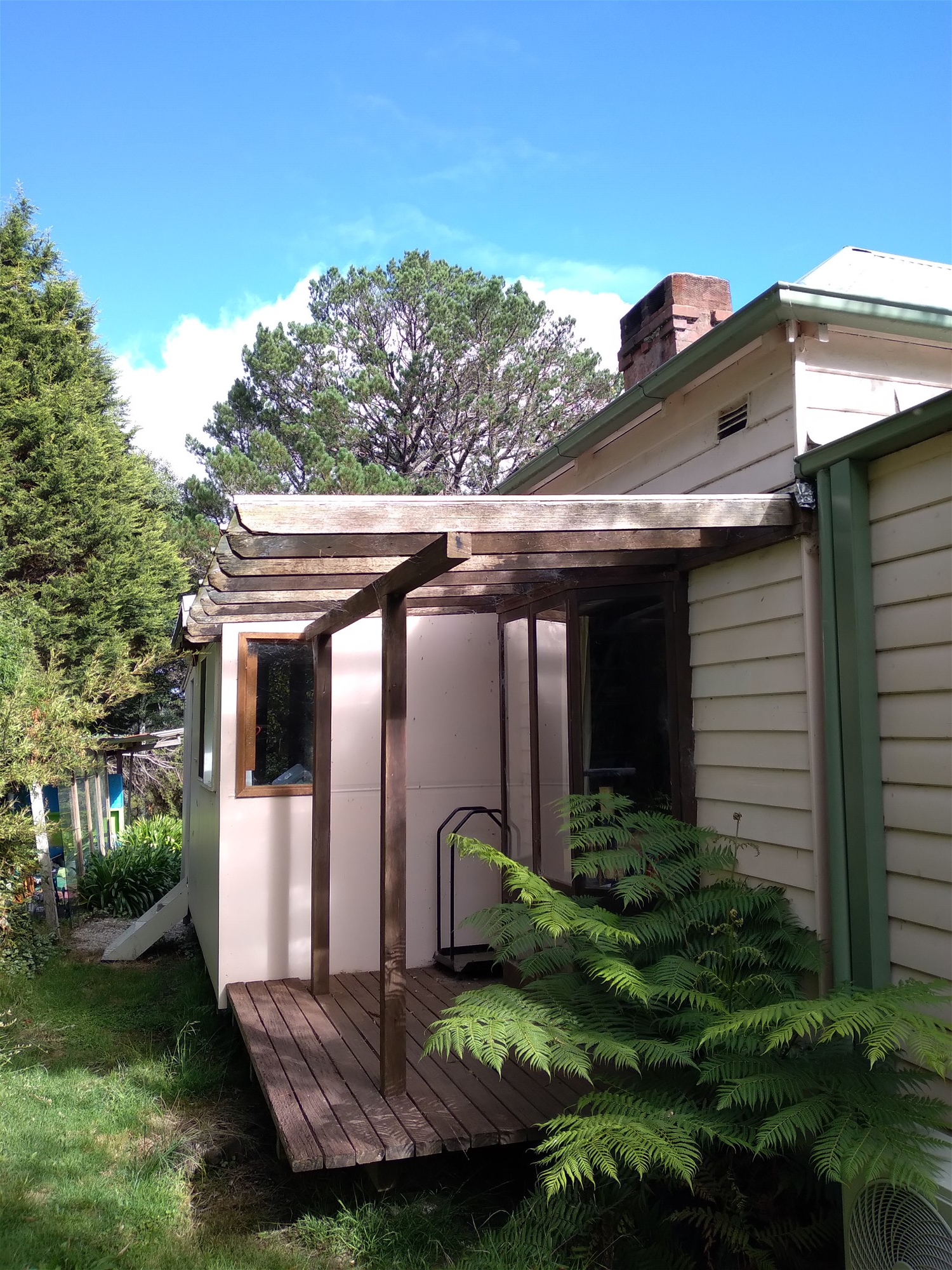Charming Mountain Cottage 16