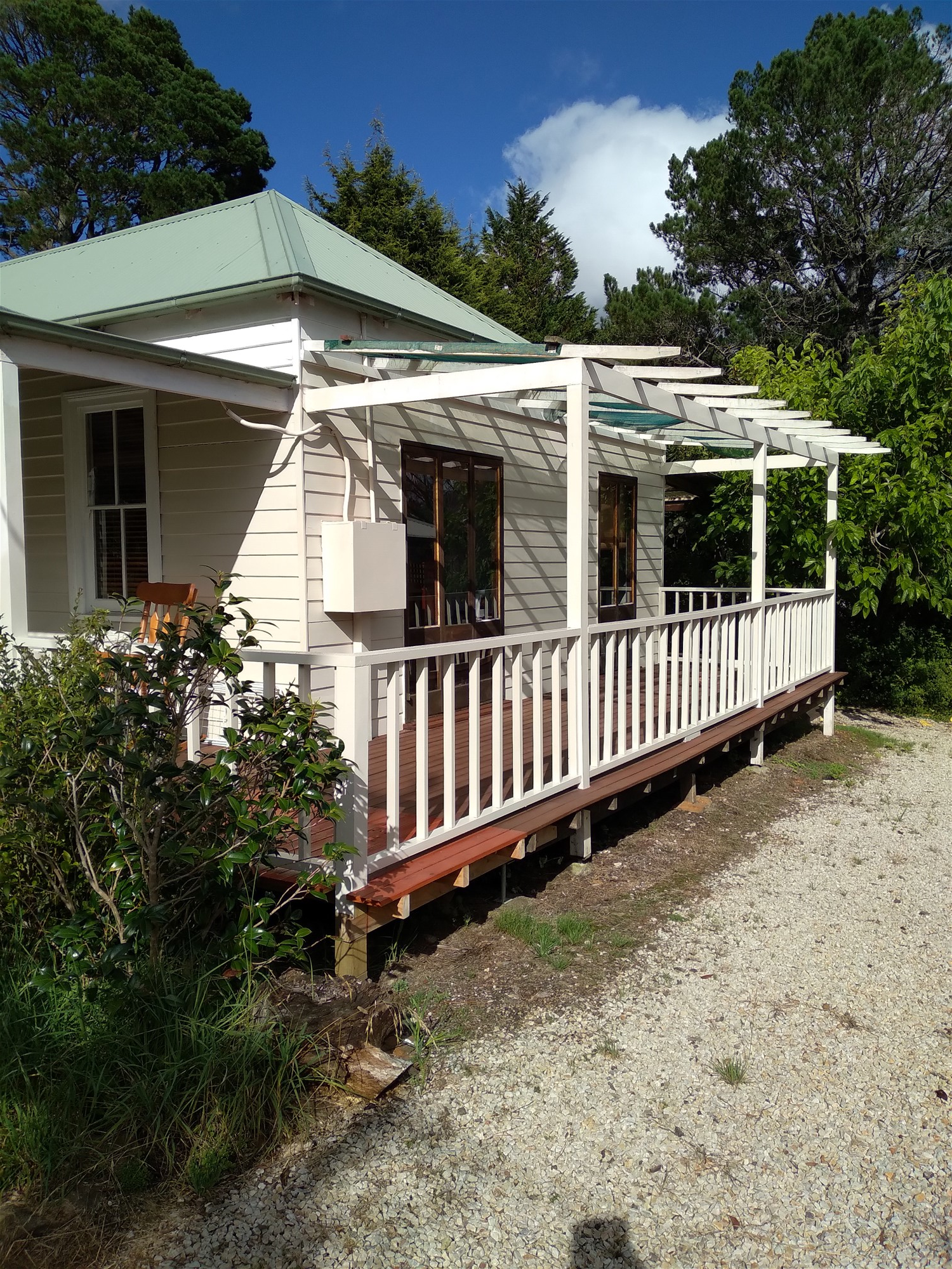 Charming Mountain Cottage 2