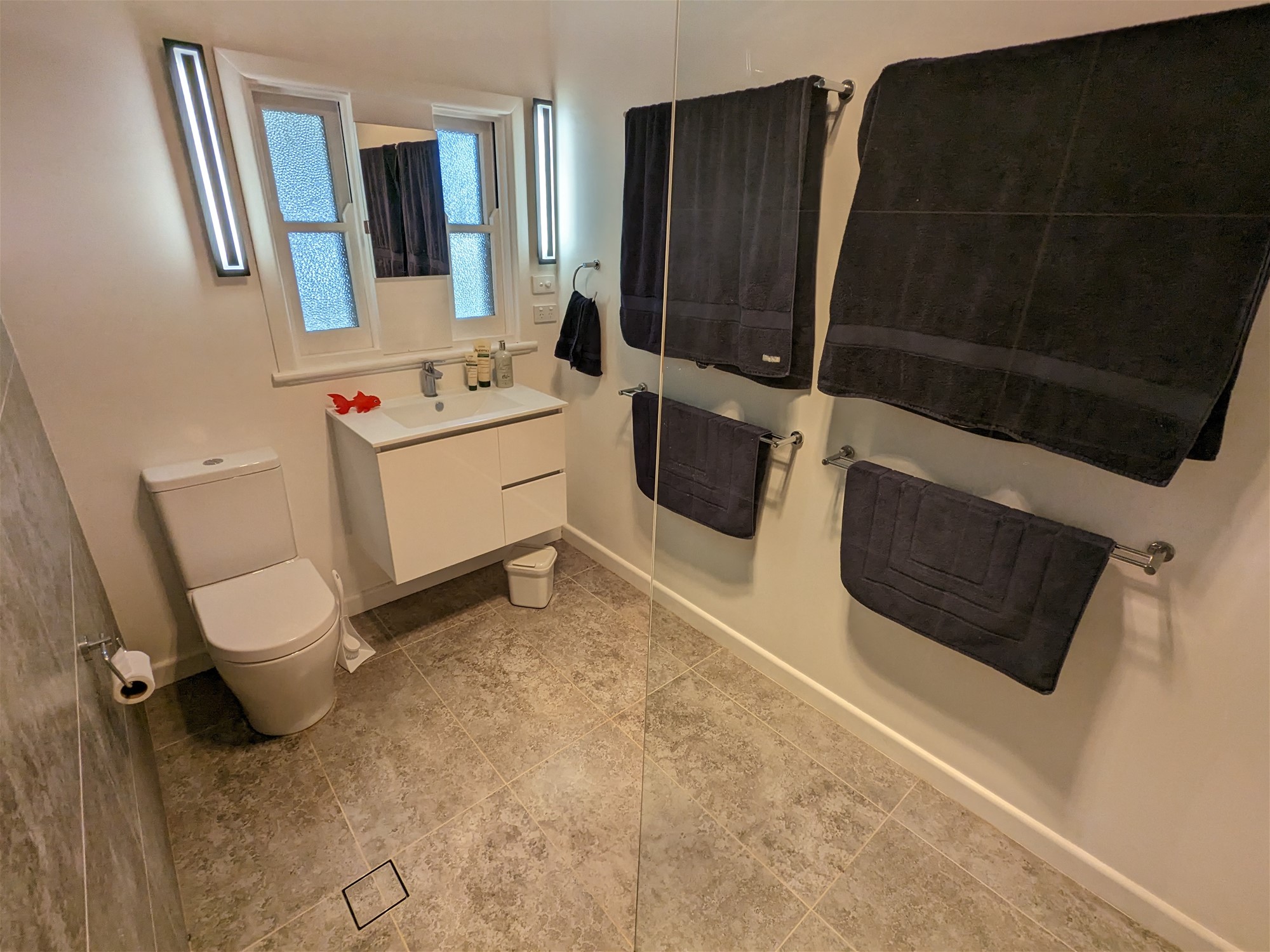 Three Bedroom Freestanding Weatherboard Home. 2
