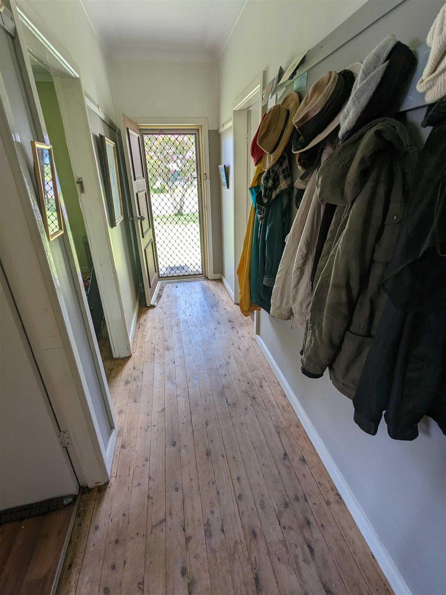 Three Bedroom Freestanding Weatherboard Home. 8