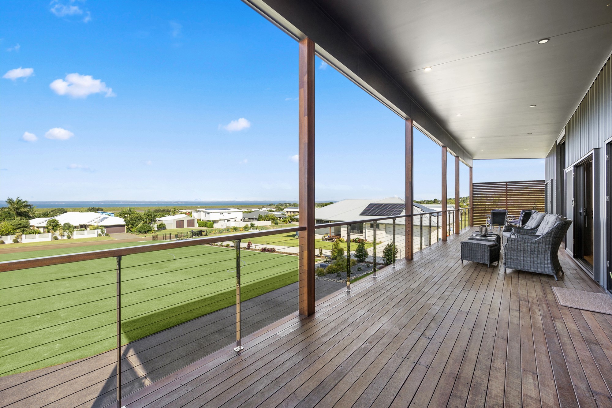 MODERN DESIGNER HOME WITH VIEWS 10