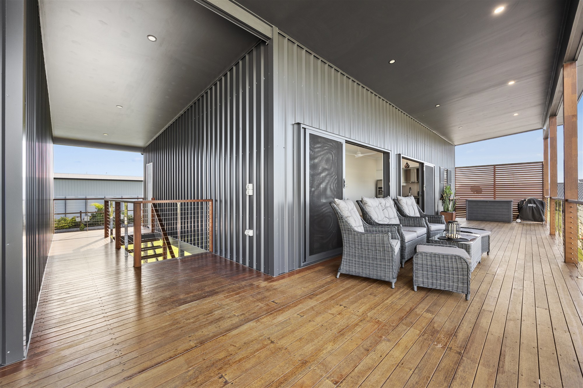 MODERN DESIGNER HOME WITH VIEWS 16