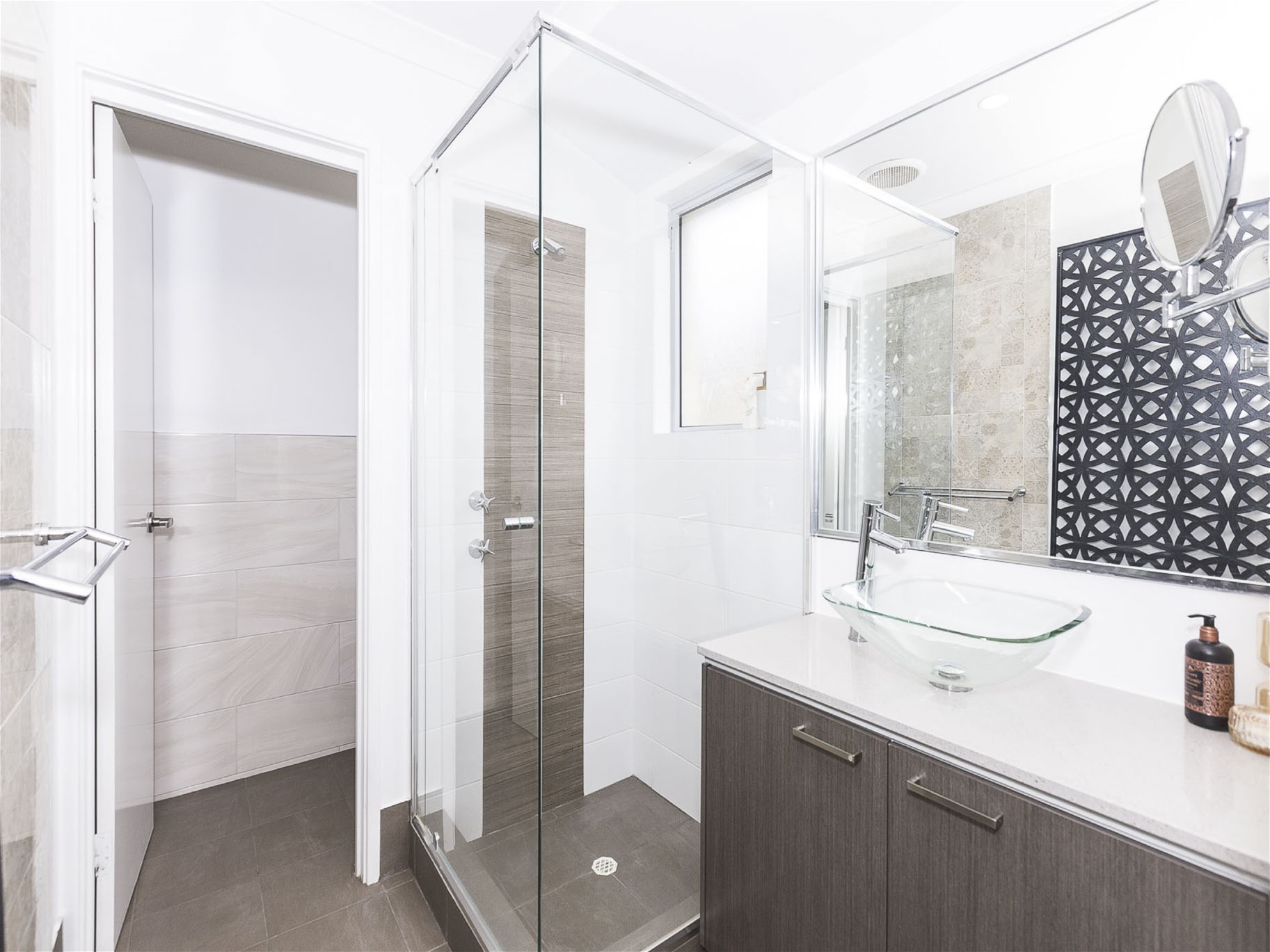 Couples Retreat in Corimbia Estate 14