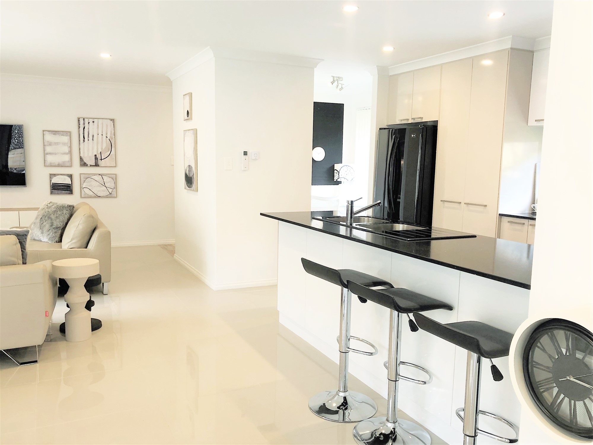 Couples Retreat in Corimbia Estate 8