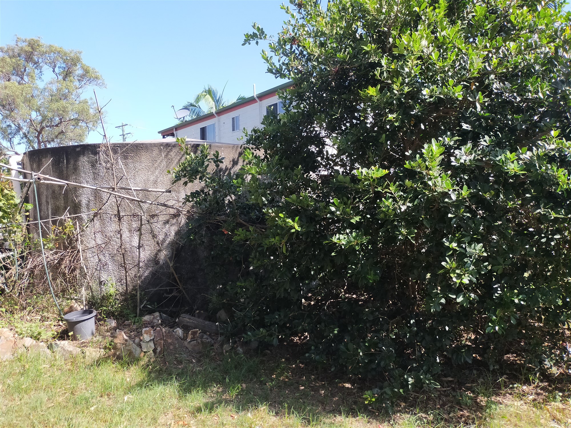 4 acres and Home close 10