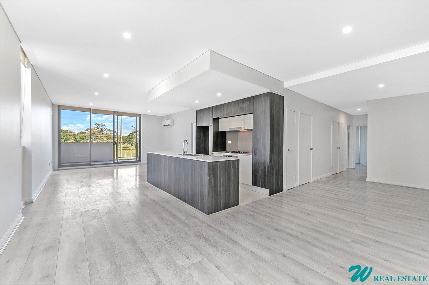 Special Corner Unit – Bright Sunny Spacious 3 Bed + Large Study/Office/4th Room