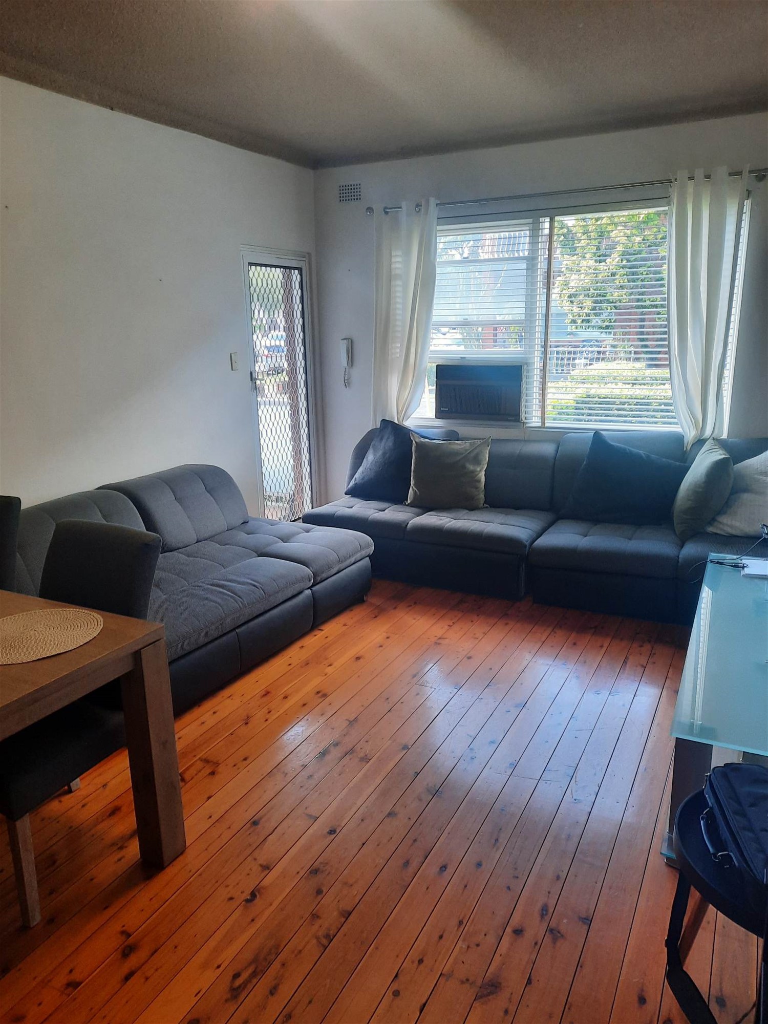 Large 2 Bedroom unit in 3