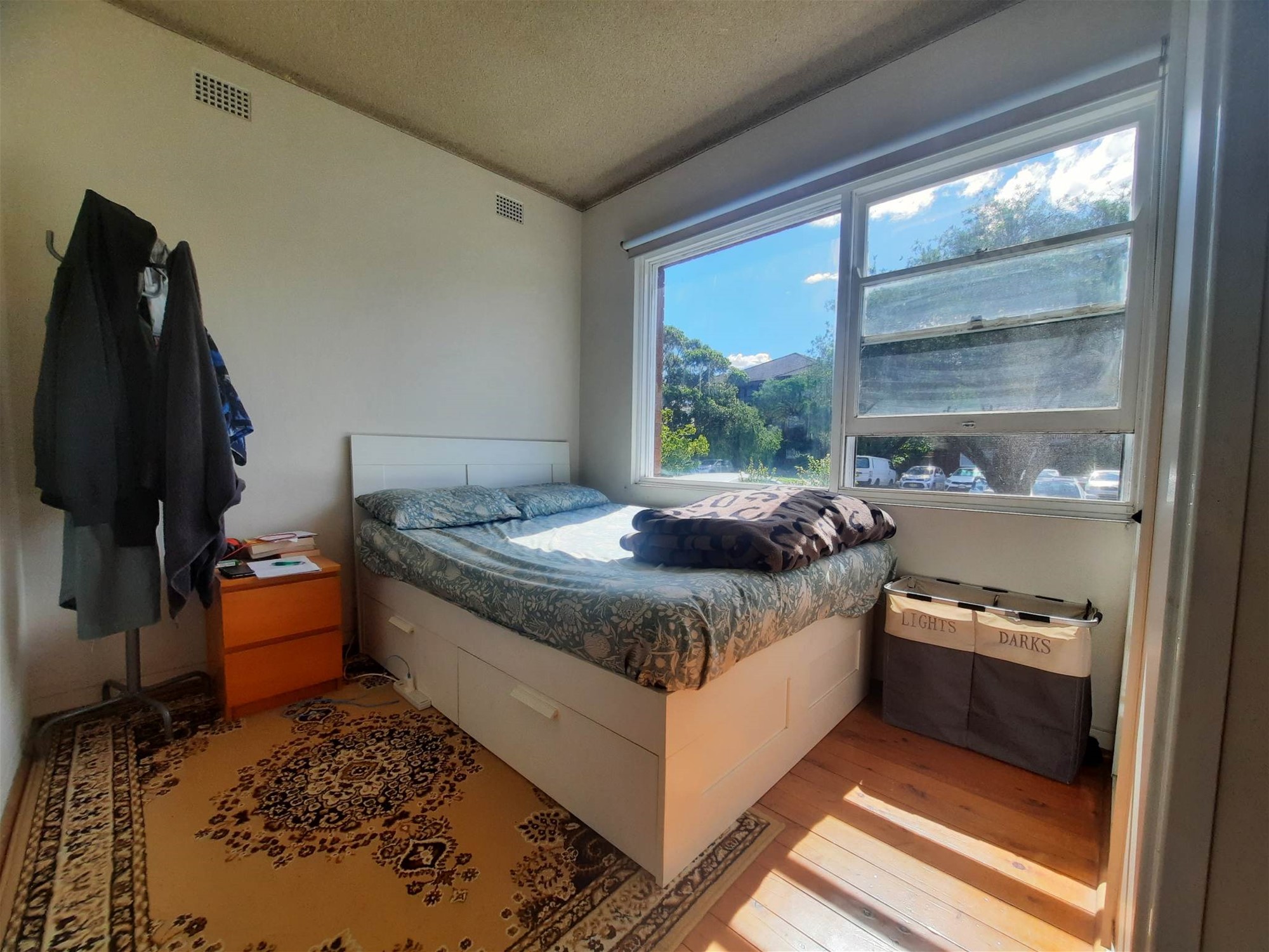 Large 2 Bedroom unit in 6