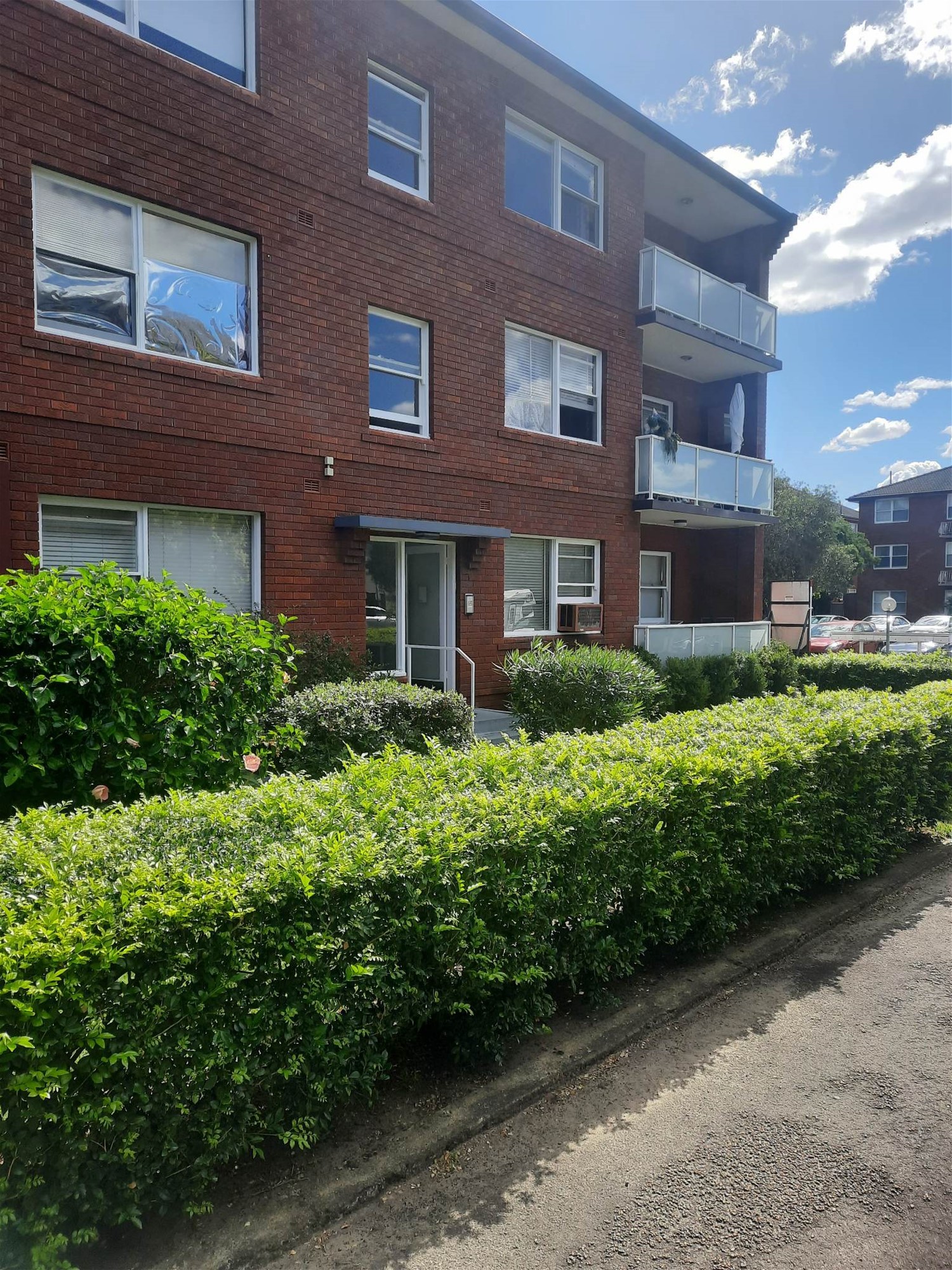 Large 2 Bedroom unit in 11