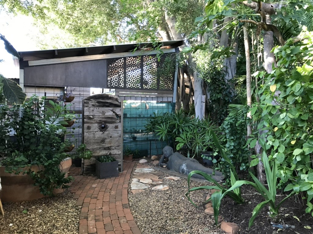 Home & Income on Stunning 18