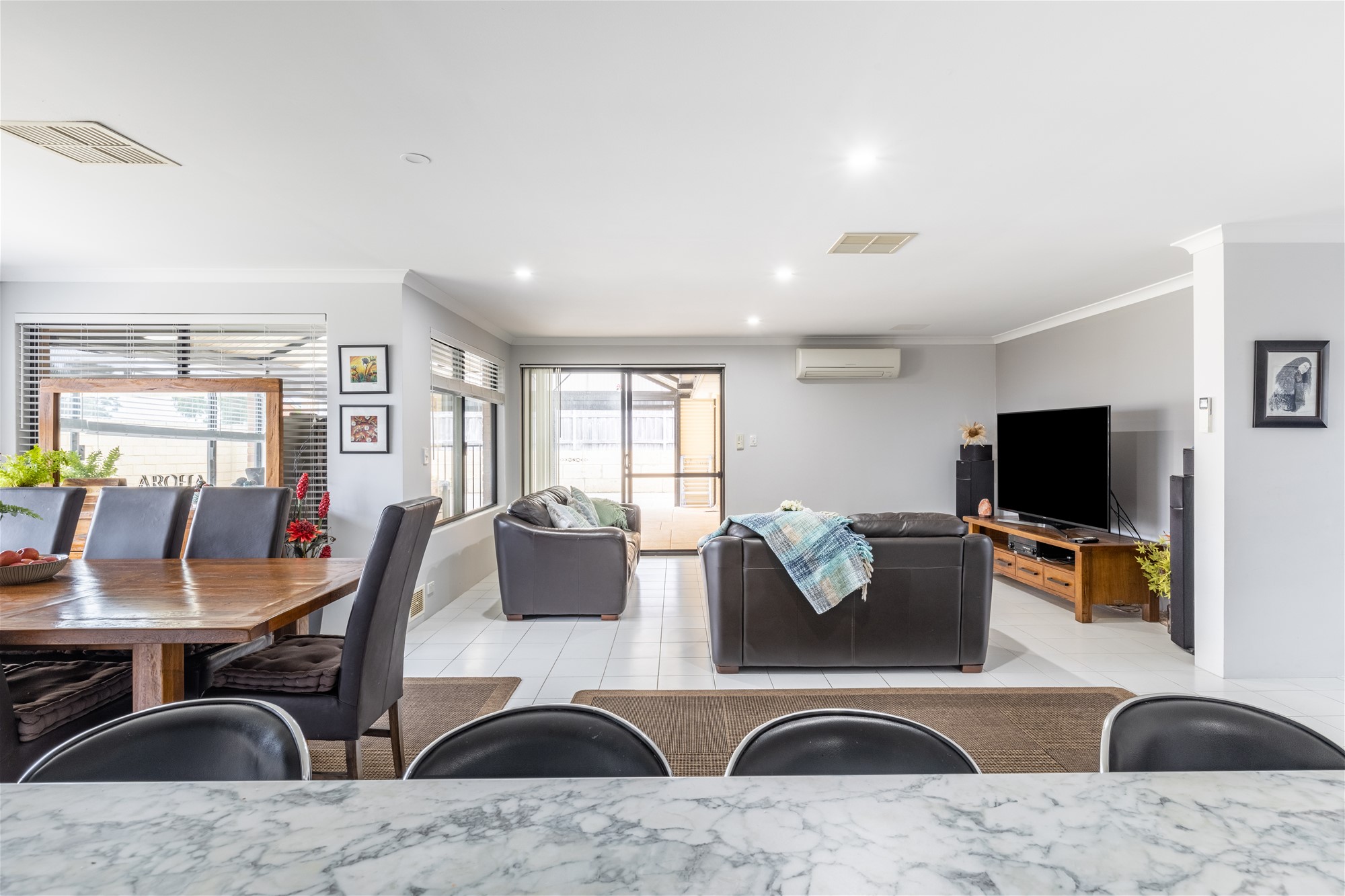 UNDER OFFER 7