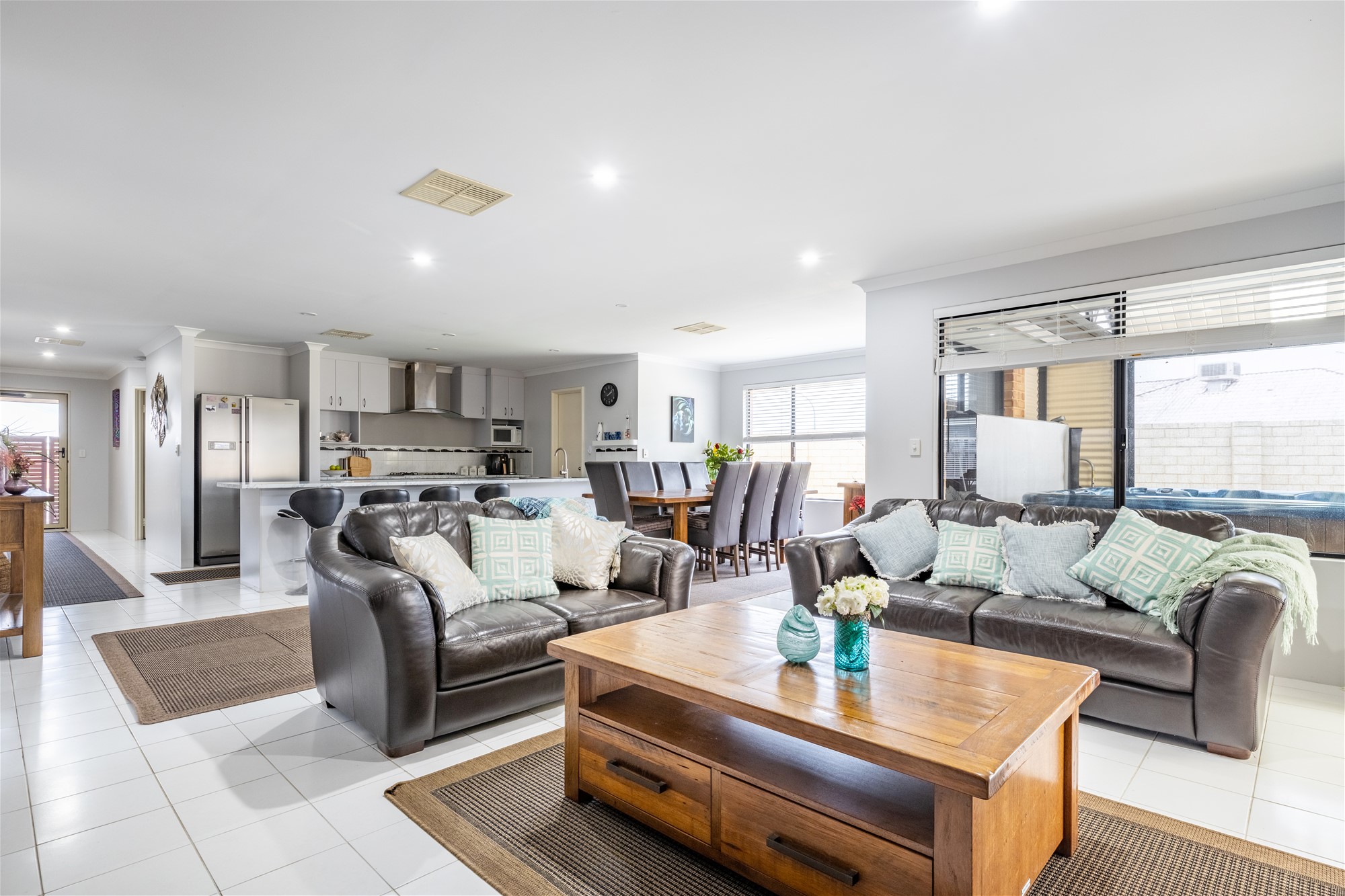 UNDER OFFER 9