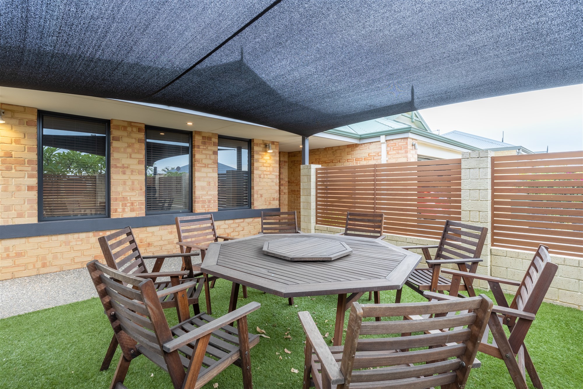 UNDER OFFER 30