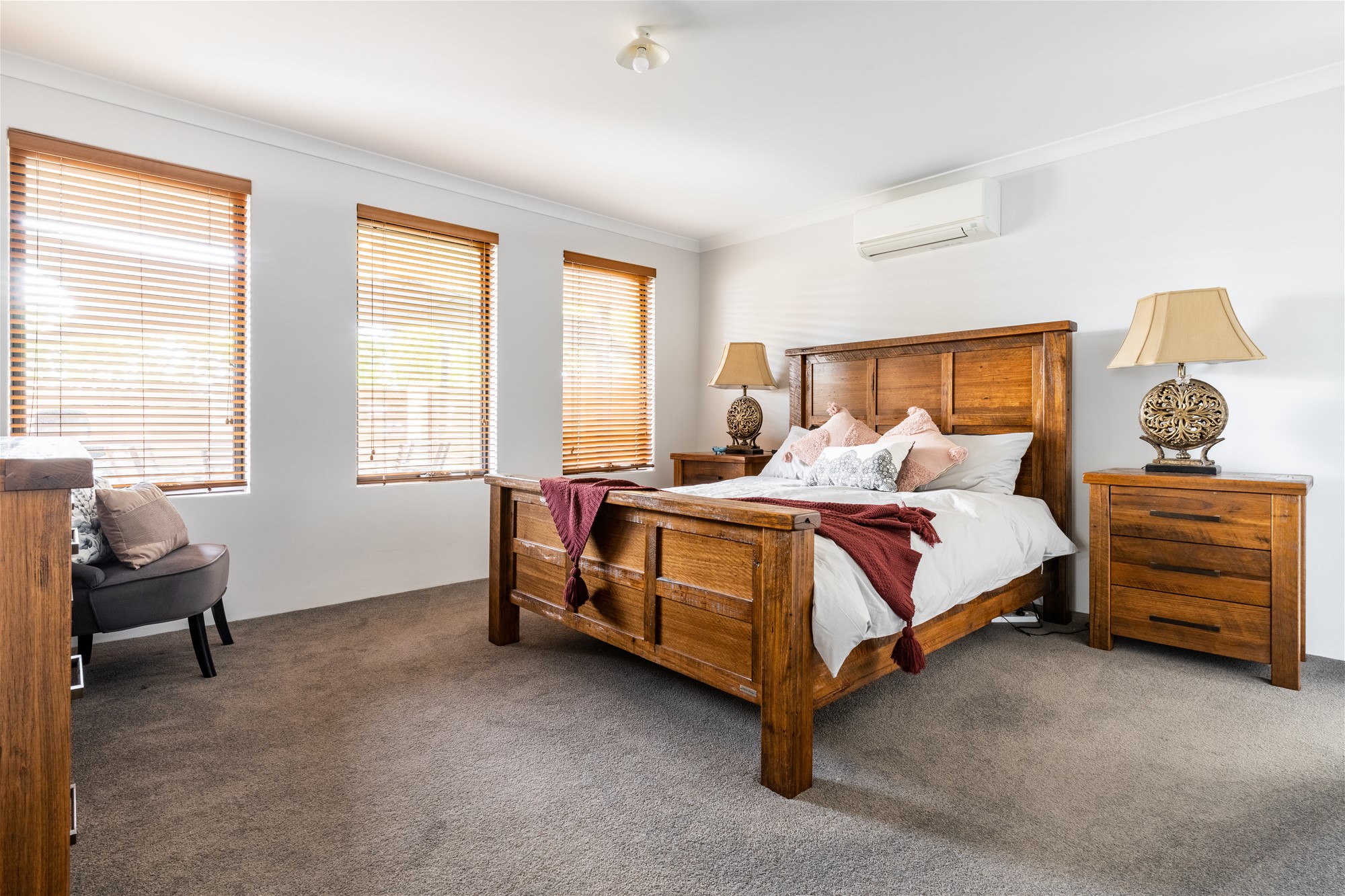 UNDER OFFER 11