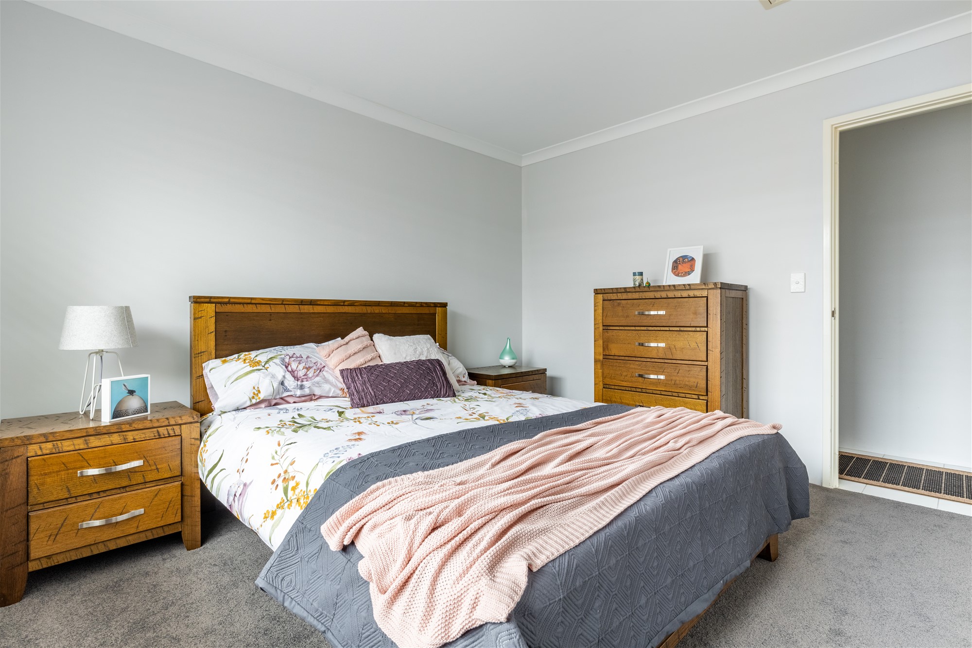 UNDER OFFER 14