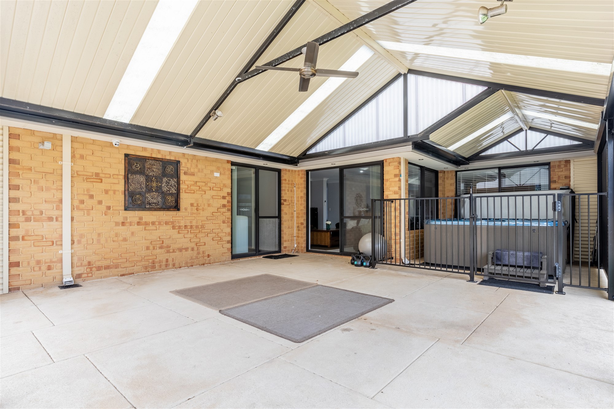 UNDER OFFER 27