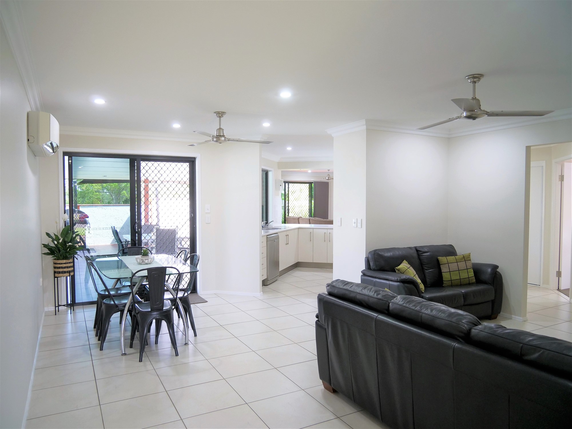 Immaculate Family Home with Inground 5