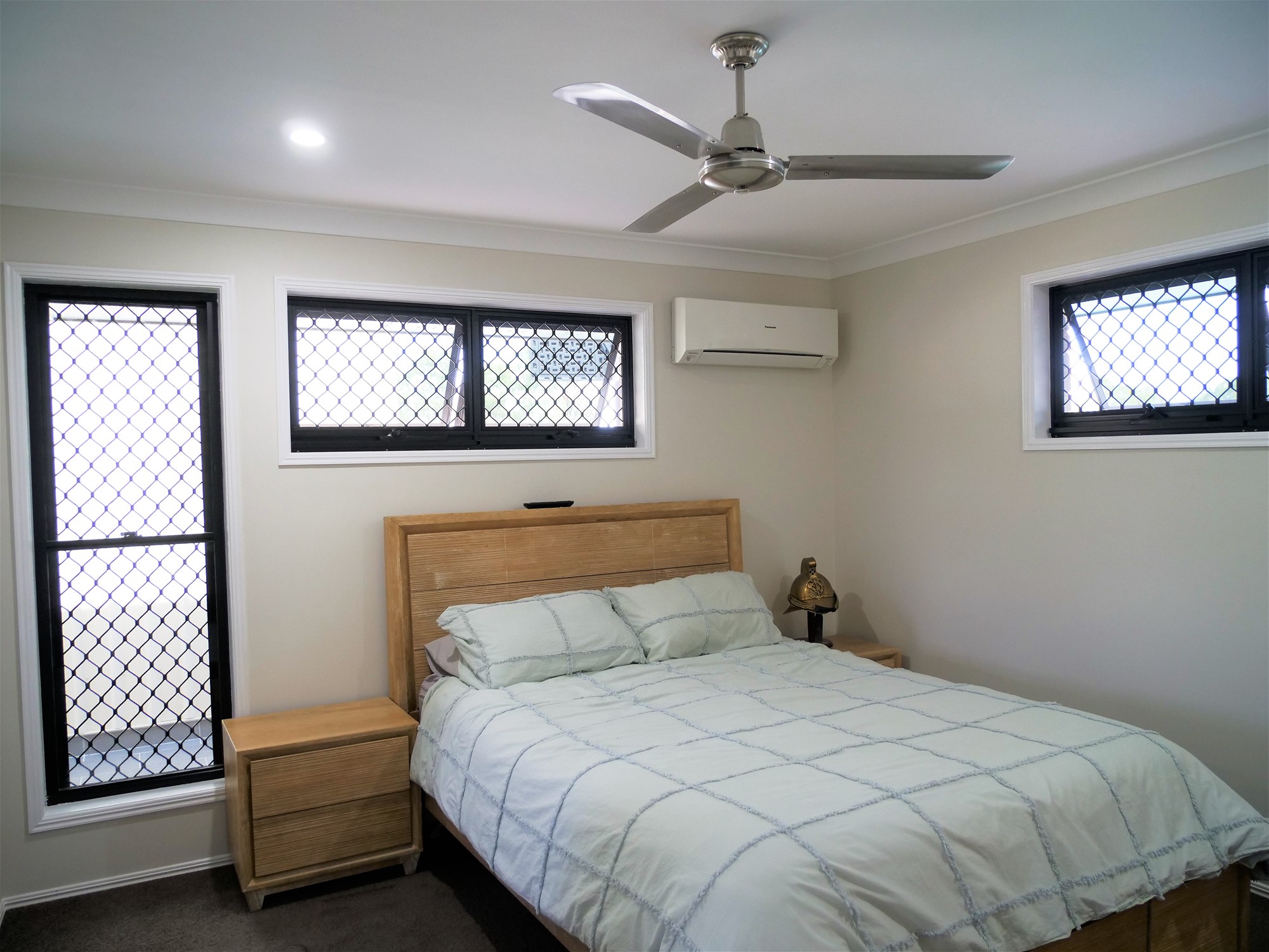 Immaculate Family Home with Inground 9