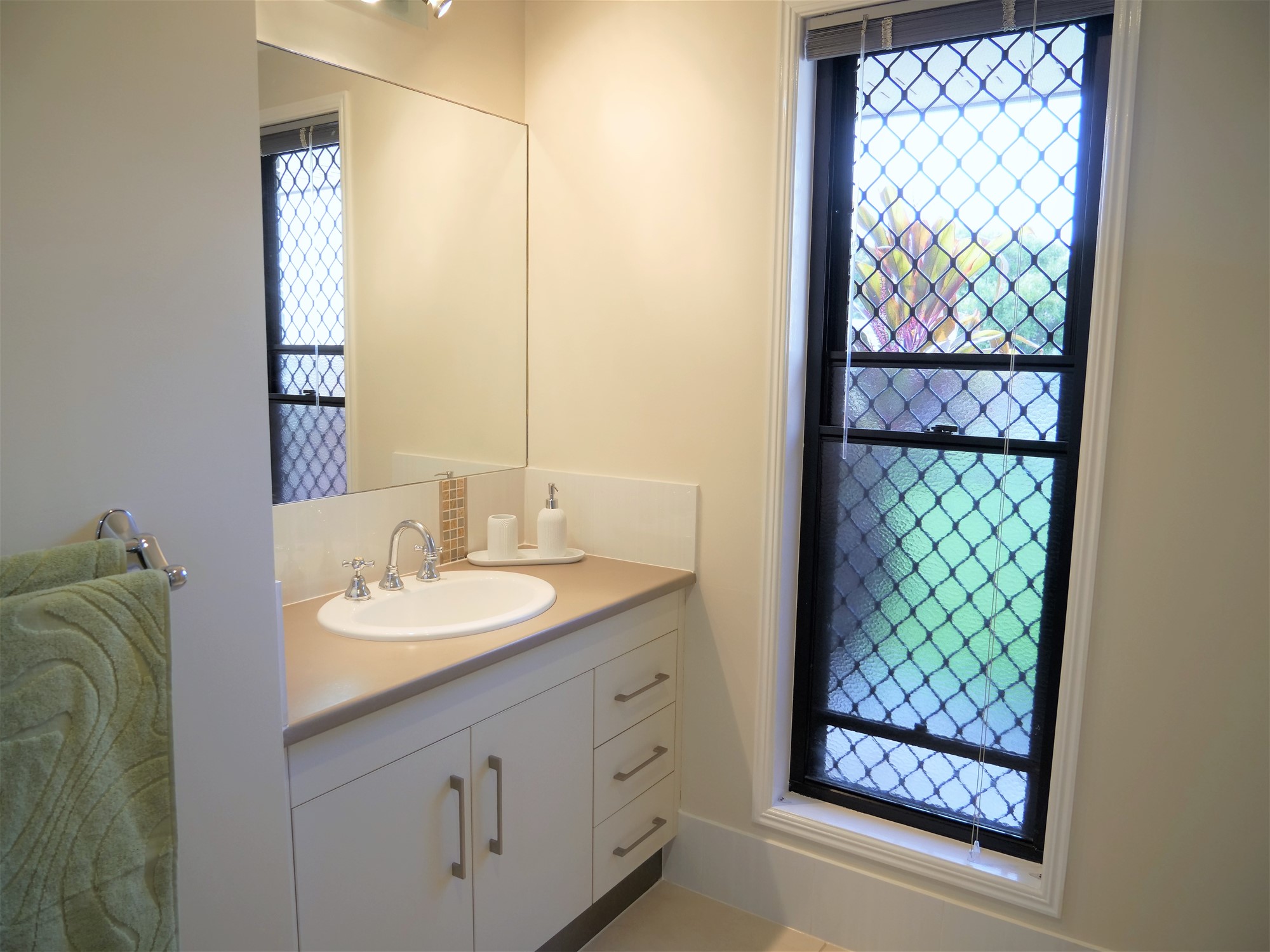 Immaculate Family Home with Inground 10