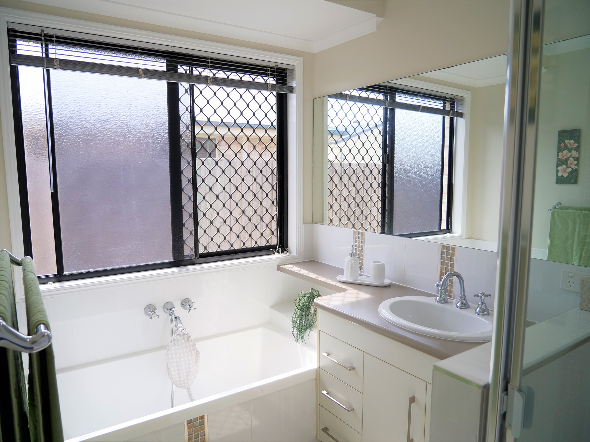 Immaculate Family Home with Inground 16