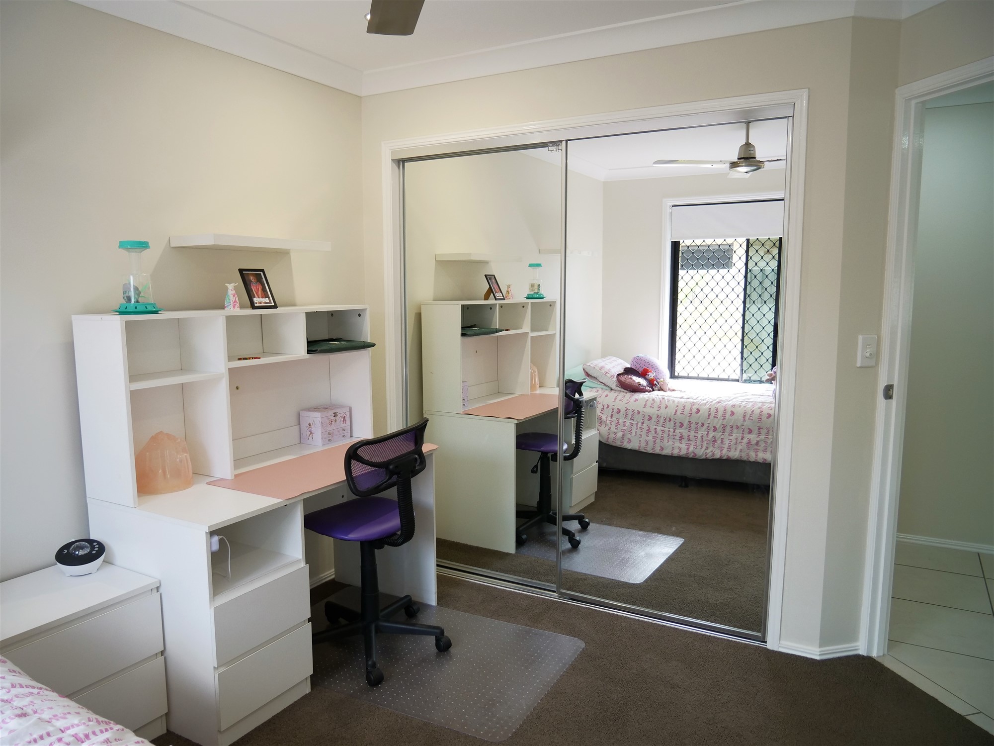 Immaculate Family Home with Inground 14