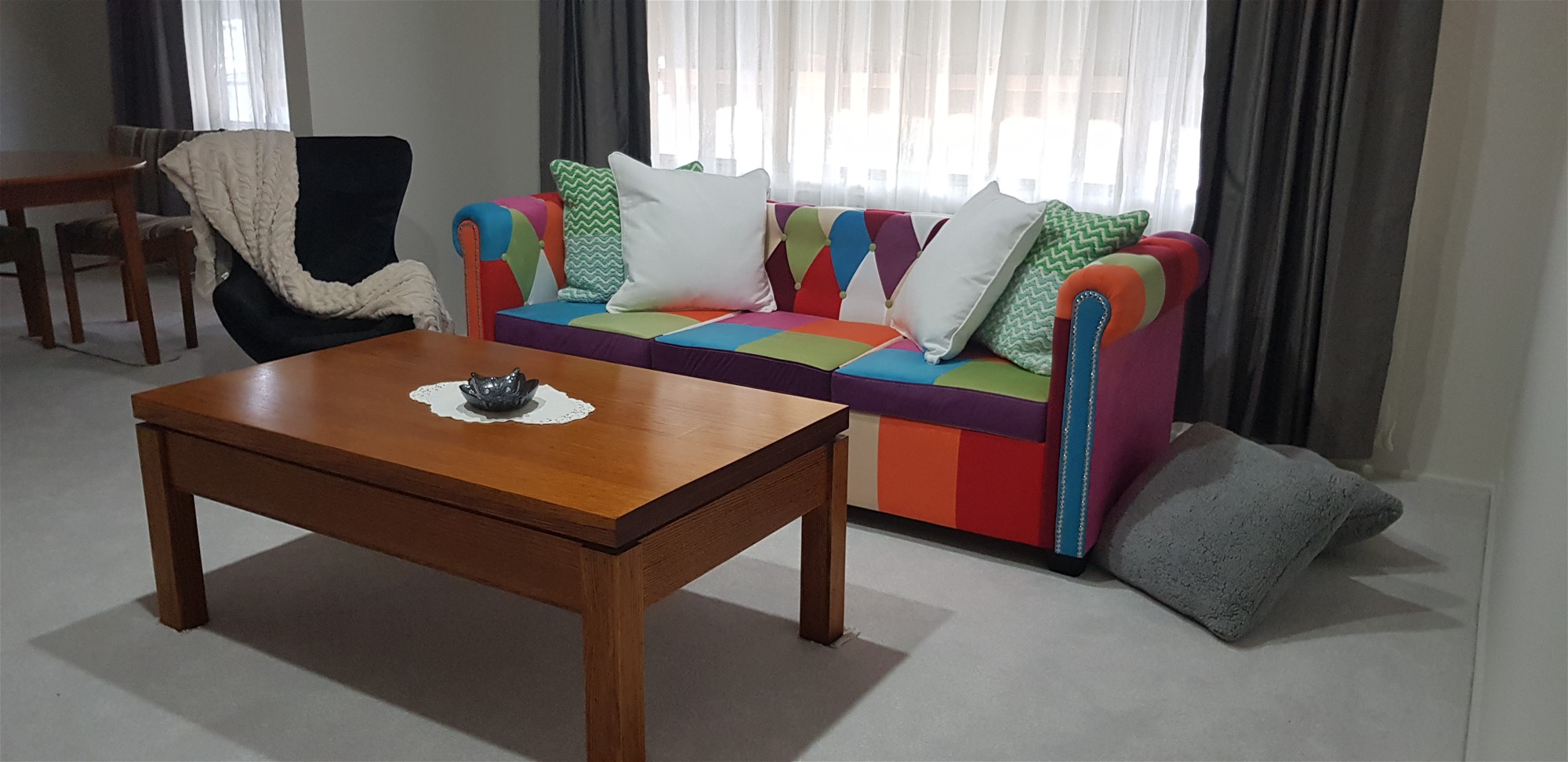 QUIRKY, WARM, HAPPY HOME 3