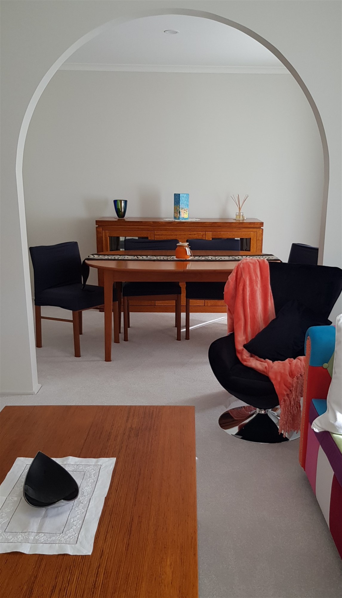 QUIRKY, WARM, HAPPY HOME 4