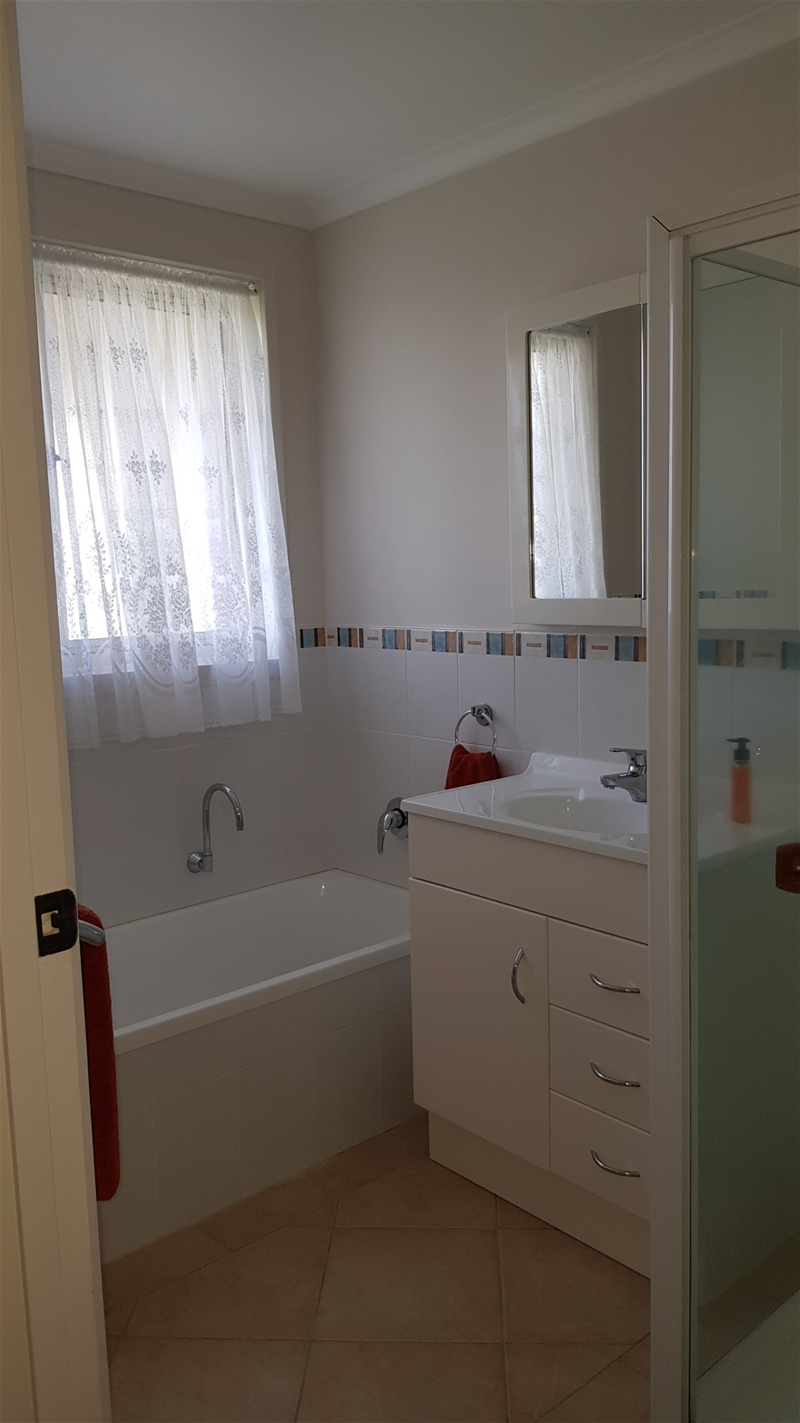 QUIRKY, WARM, HAPPY HOME 10