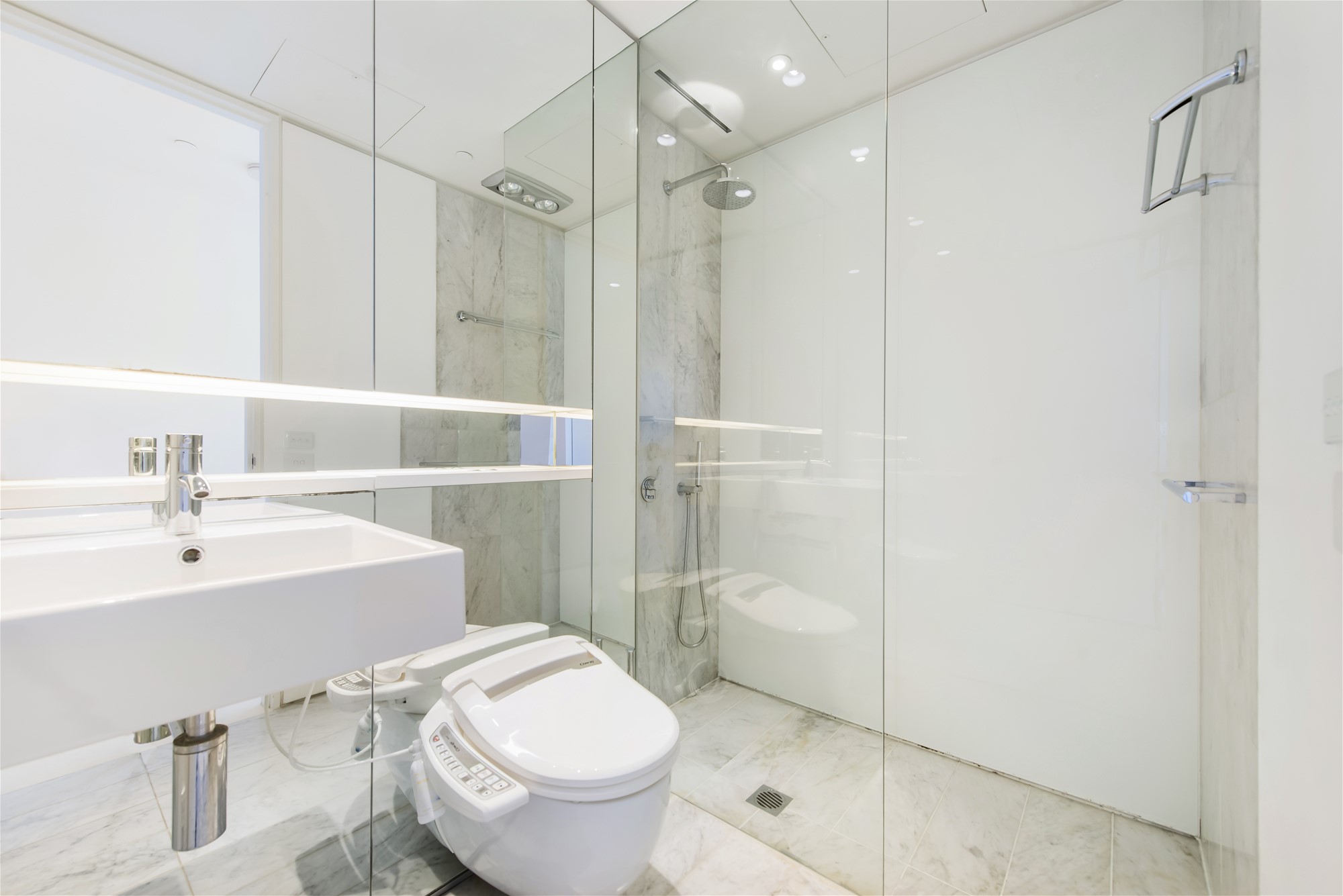 Sub Penthouse – 3 bedrooms, 8