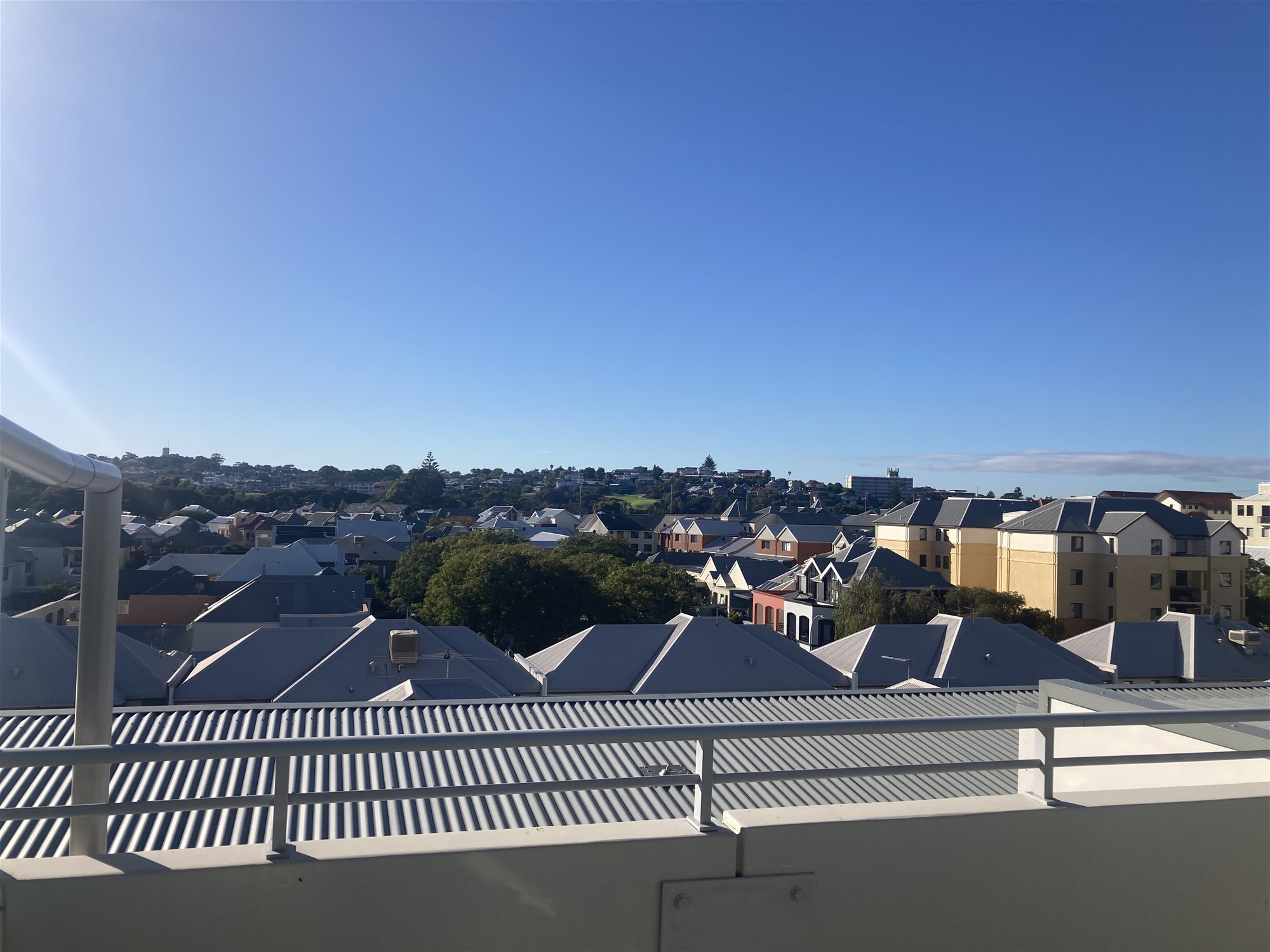Uninterrupted views of the harbour 25