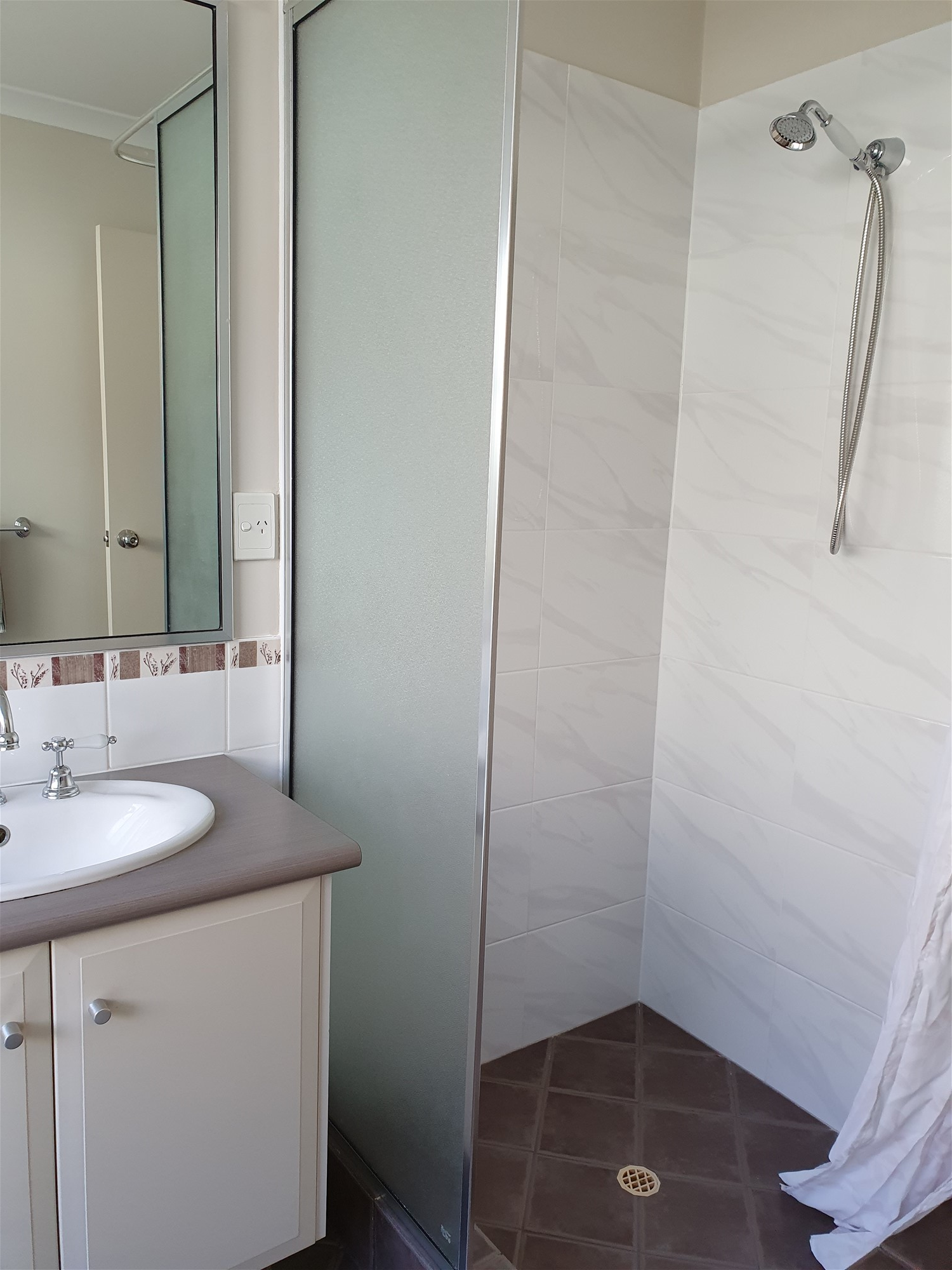 Offers Over $450,000 22