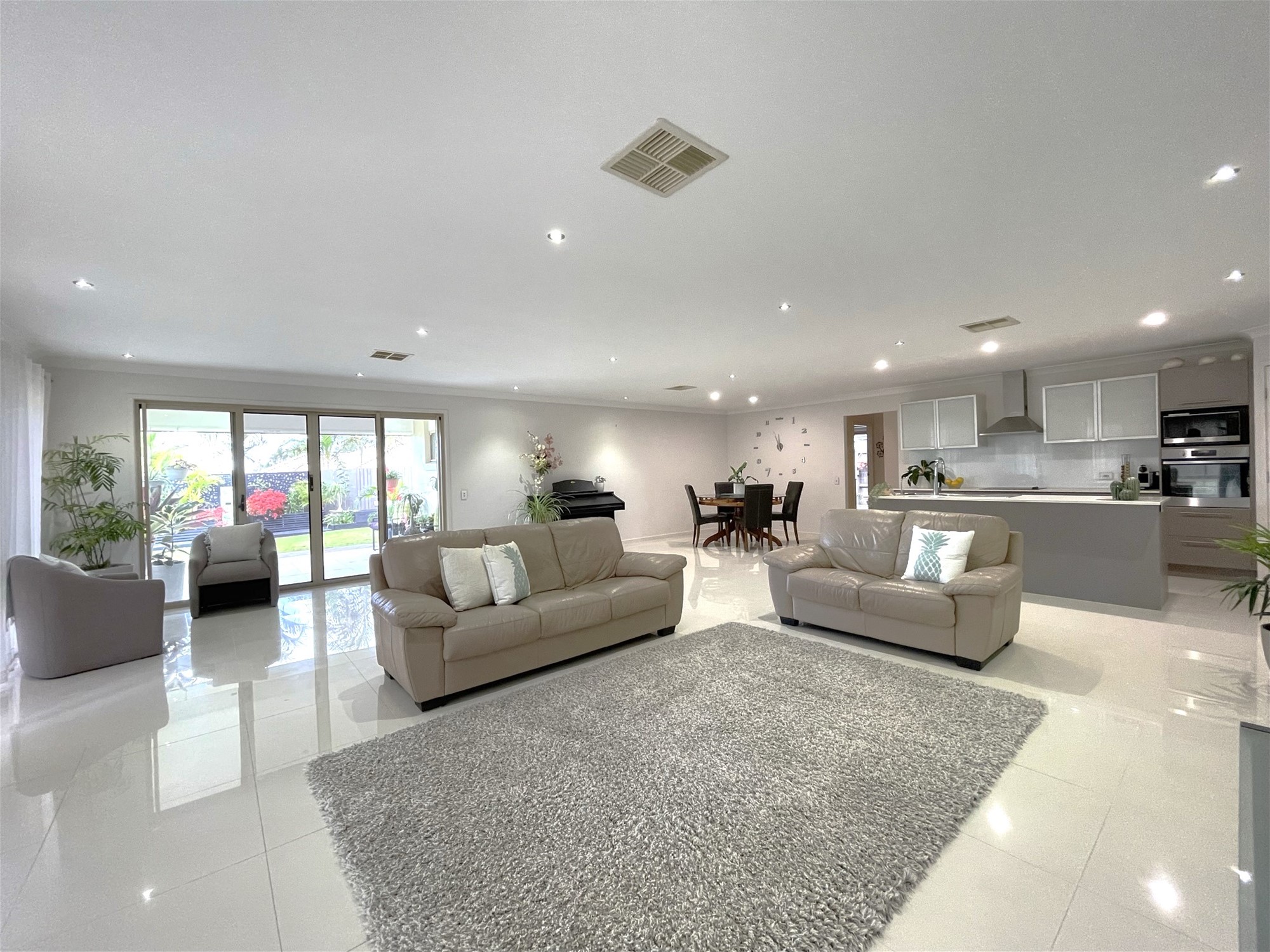 Stunning Family Home in Prime 11