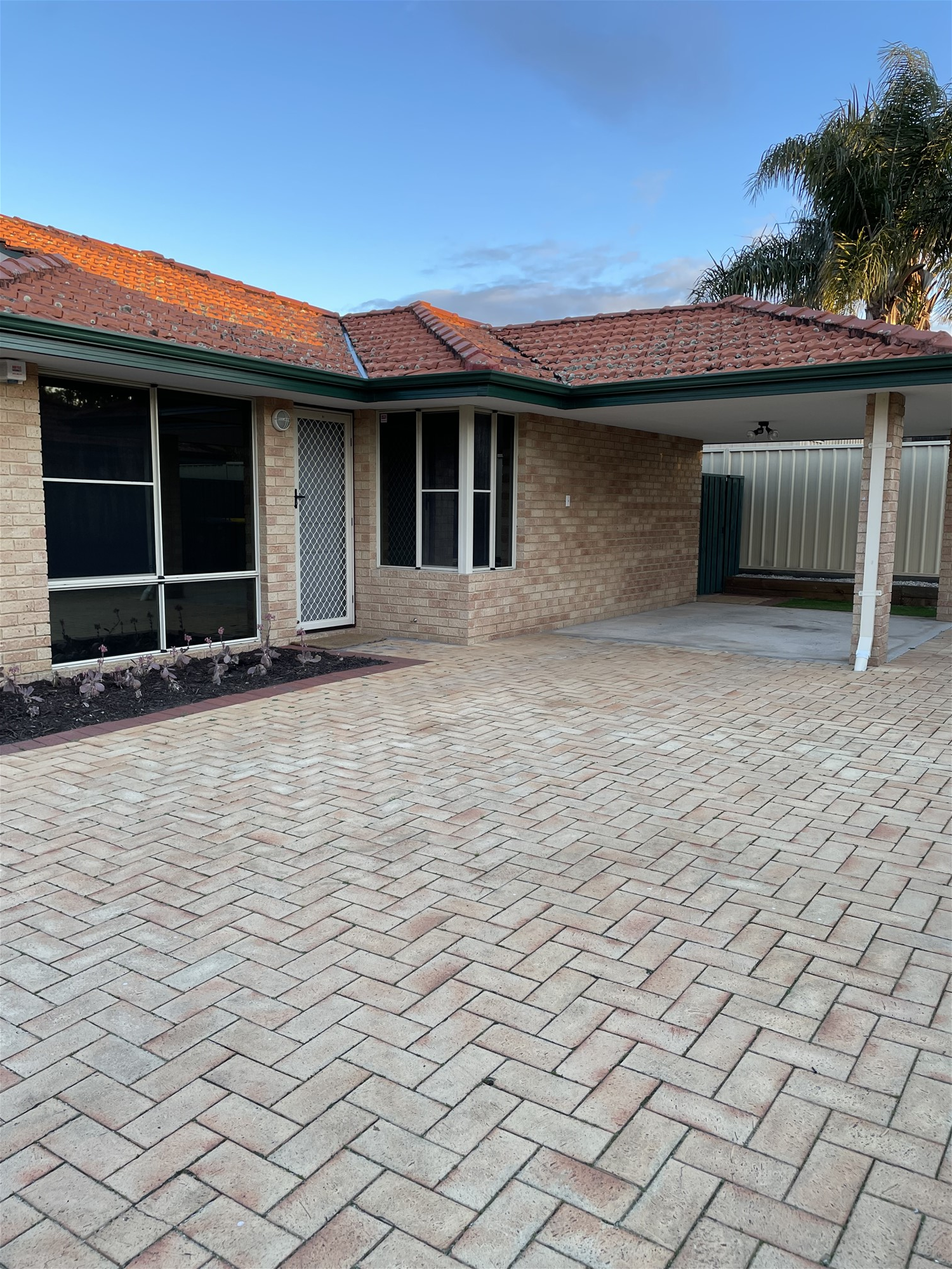 Unit 10/44 Chullwyne Mews High 3