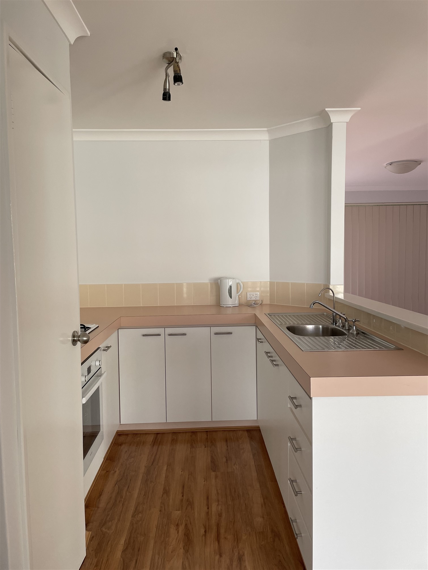 Unit 10/44 Chullwyne Mews High 16