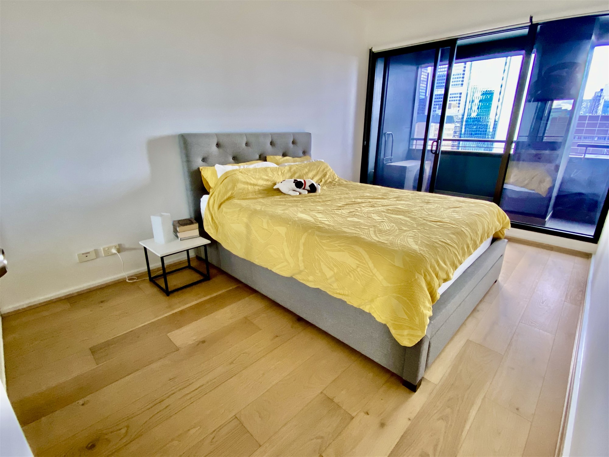 Unique and Homey apartment in 4