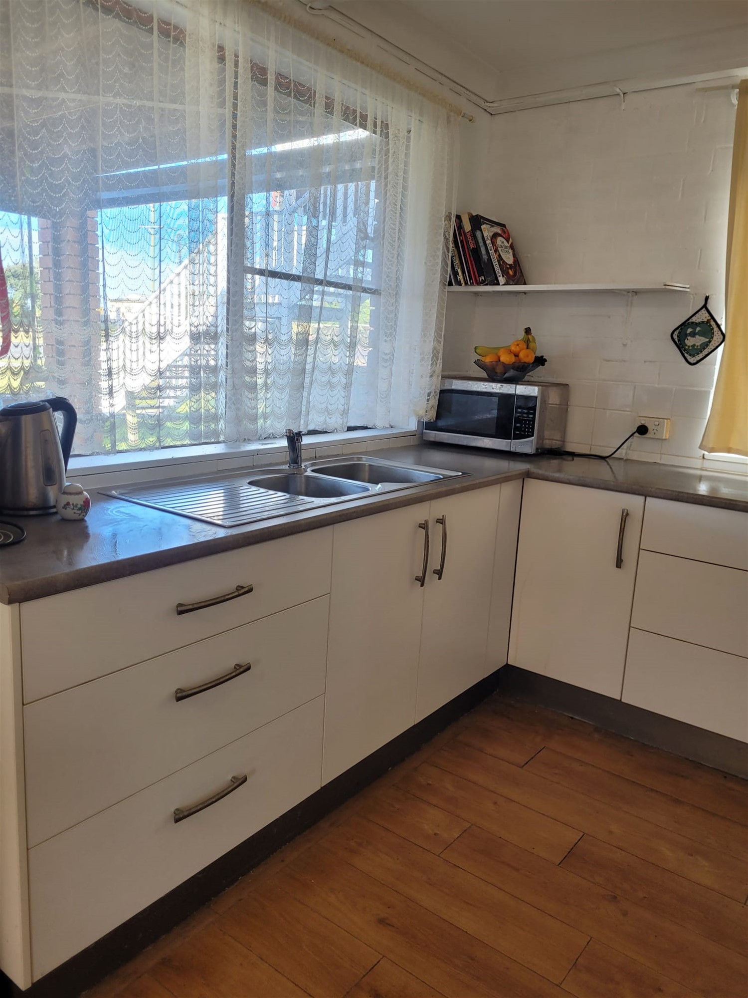 86 Ocean Road – Brooms 7
