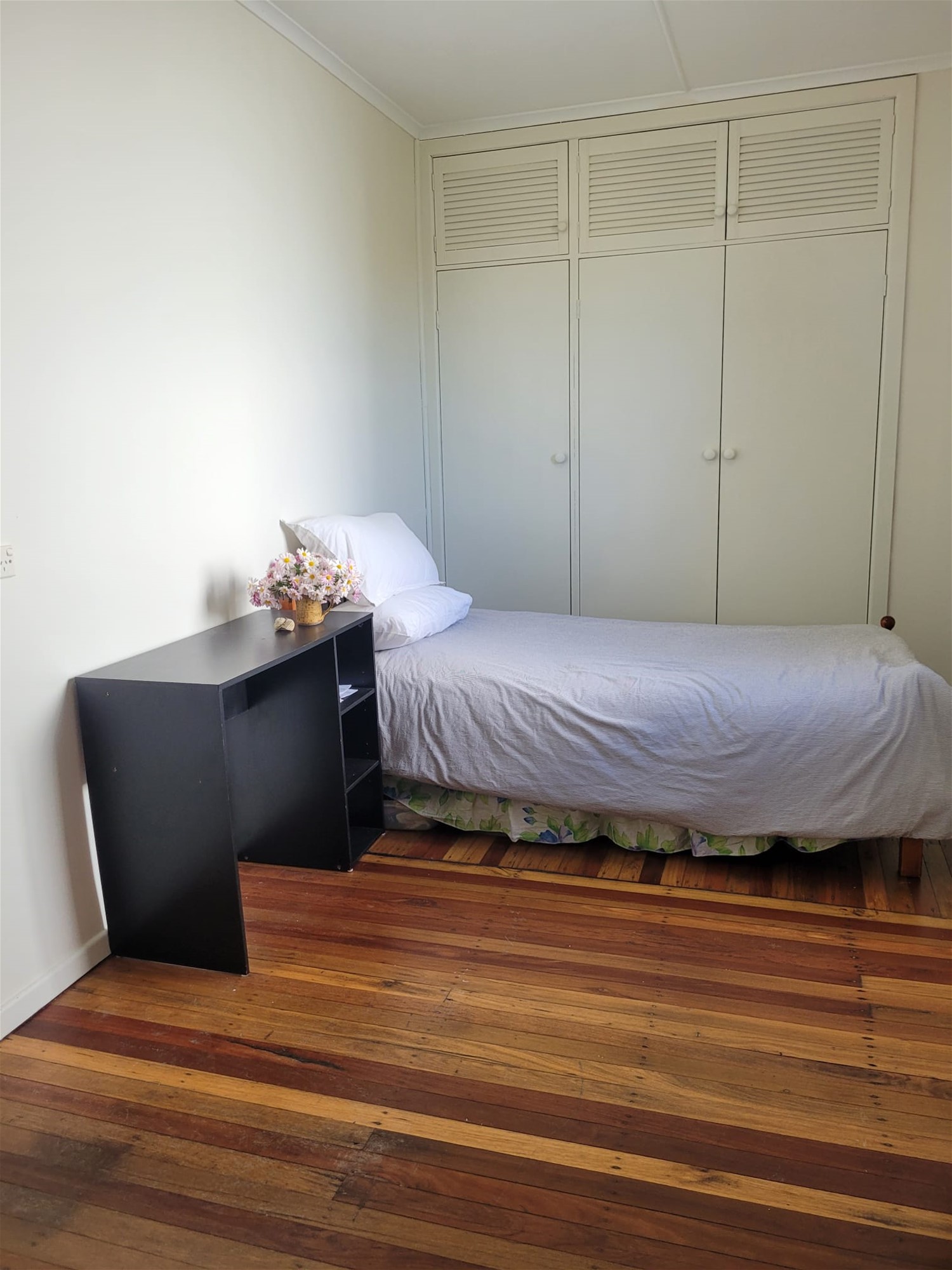 86 Ocean Road – Brooms 15