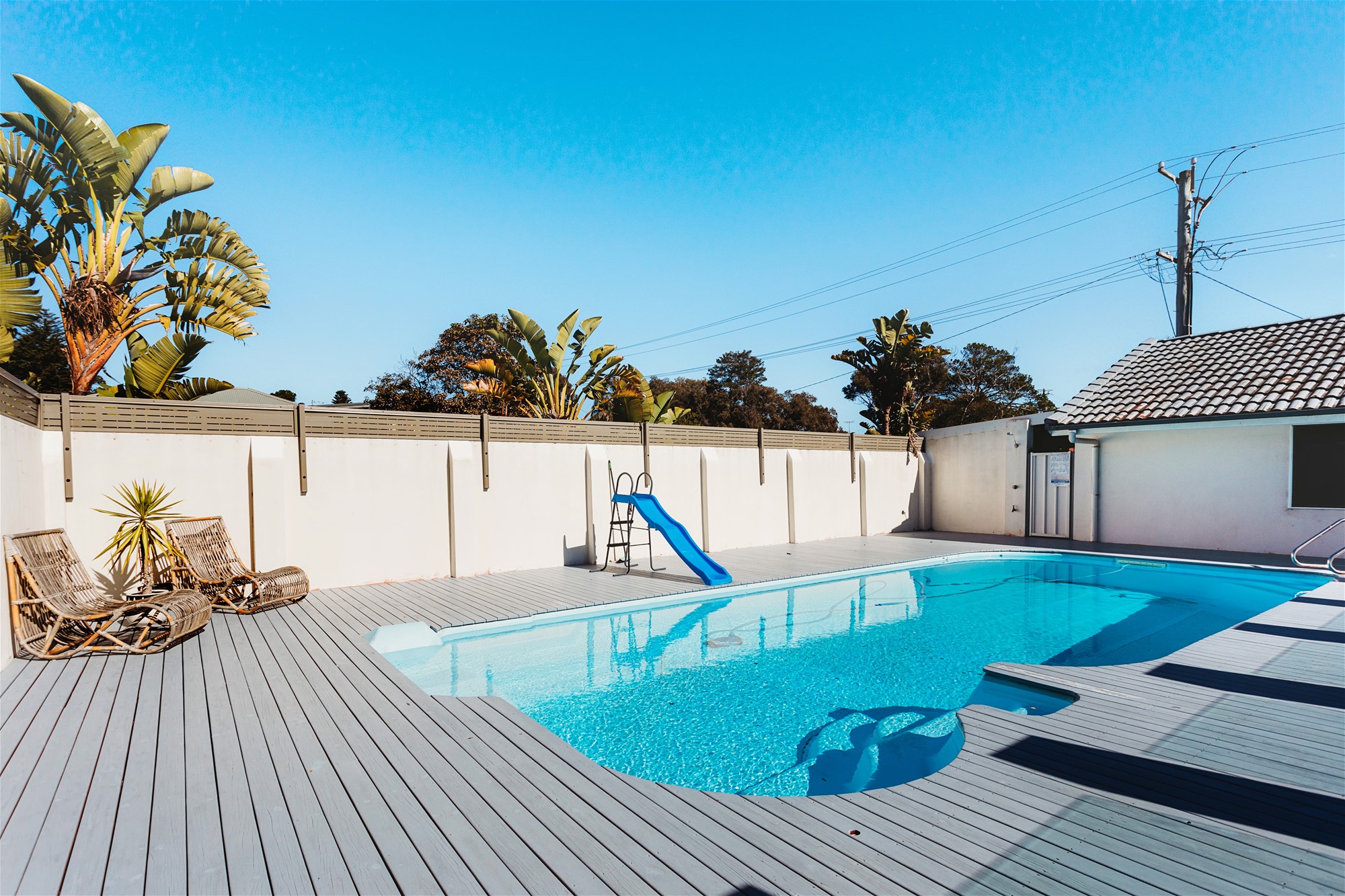 House and Granny flat right 4
