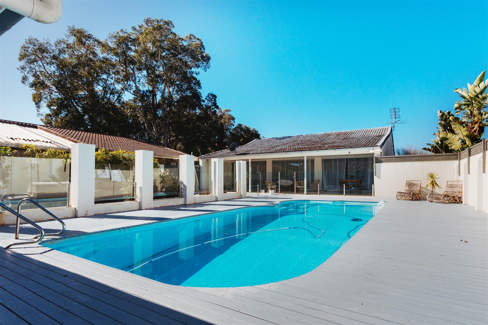 House and Granny flat right 5