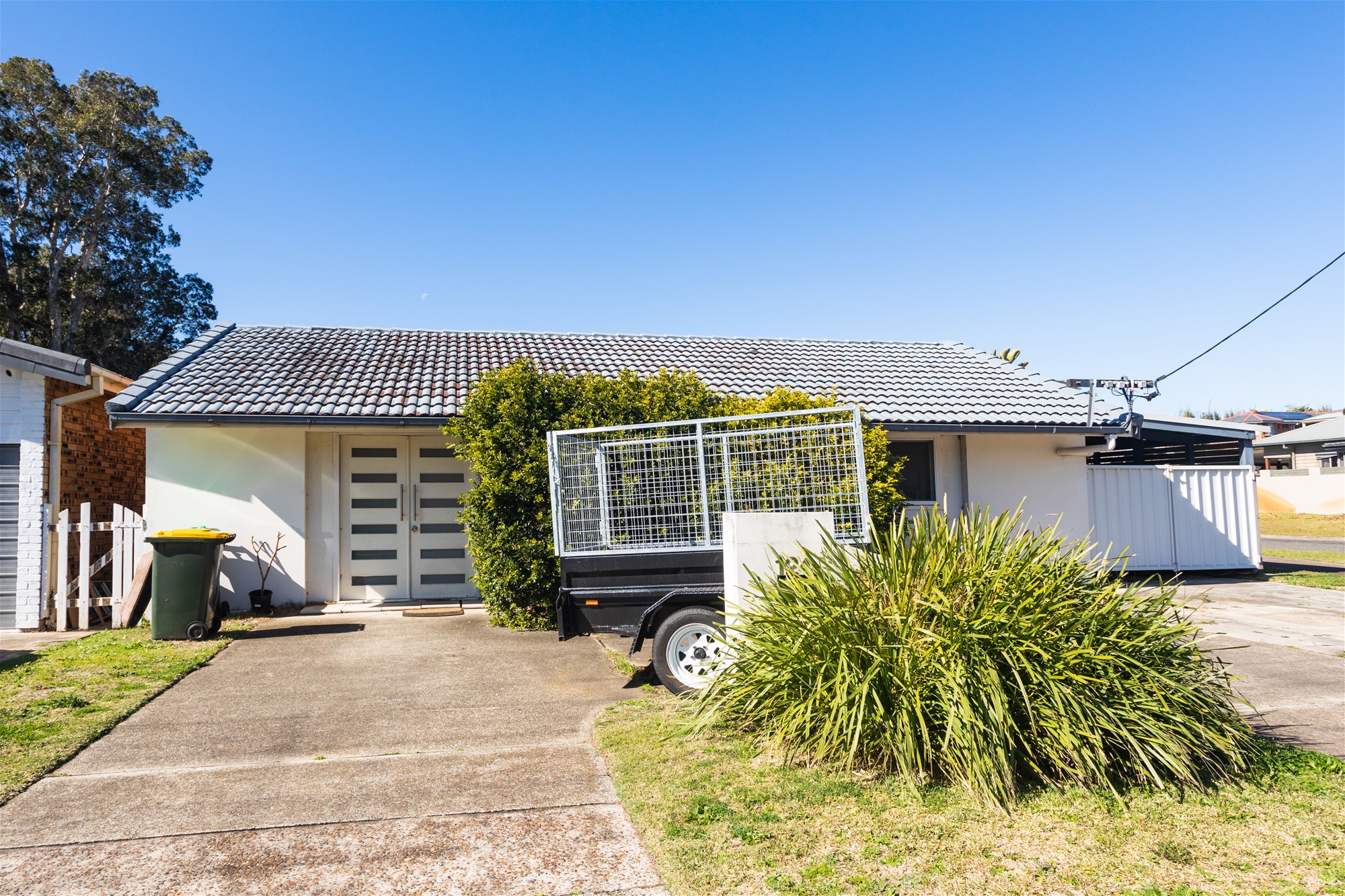 House and Granny flat right 8