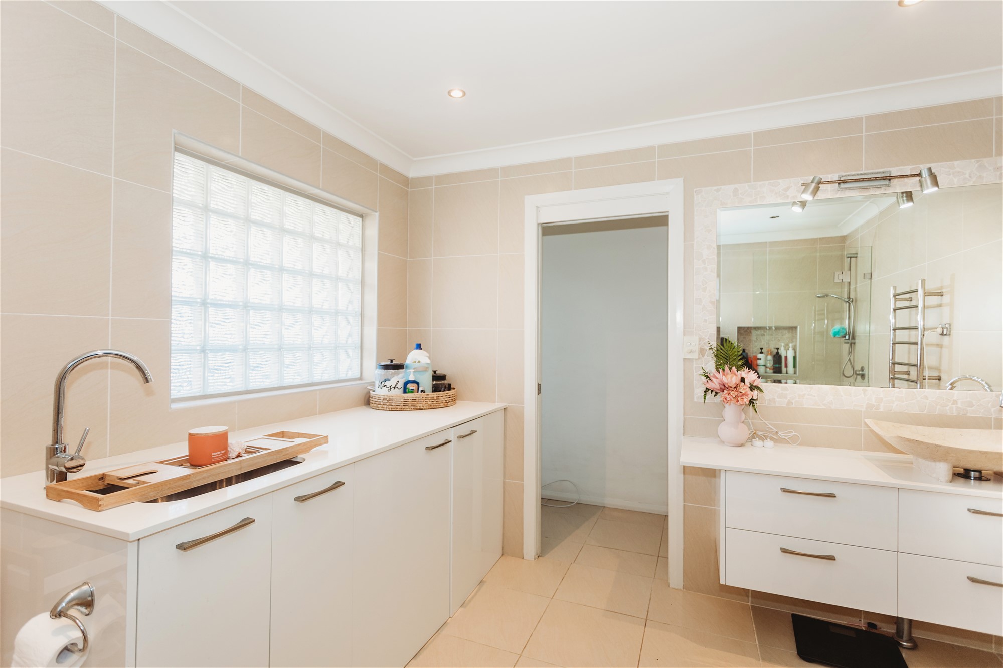 House and Granny flat right 10