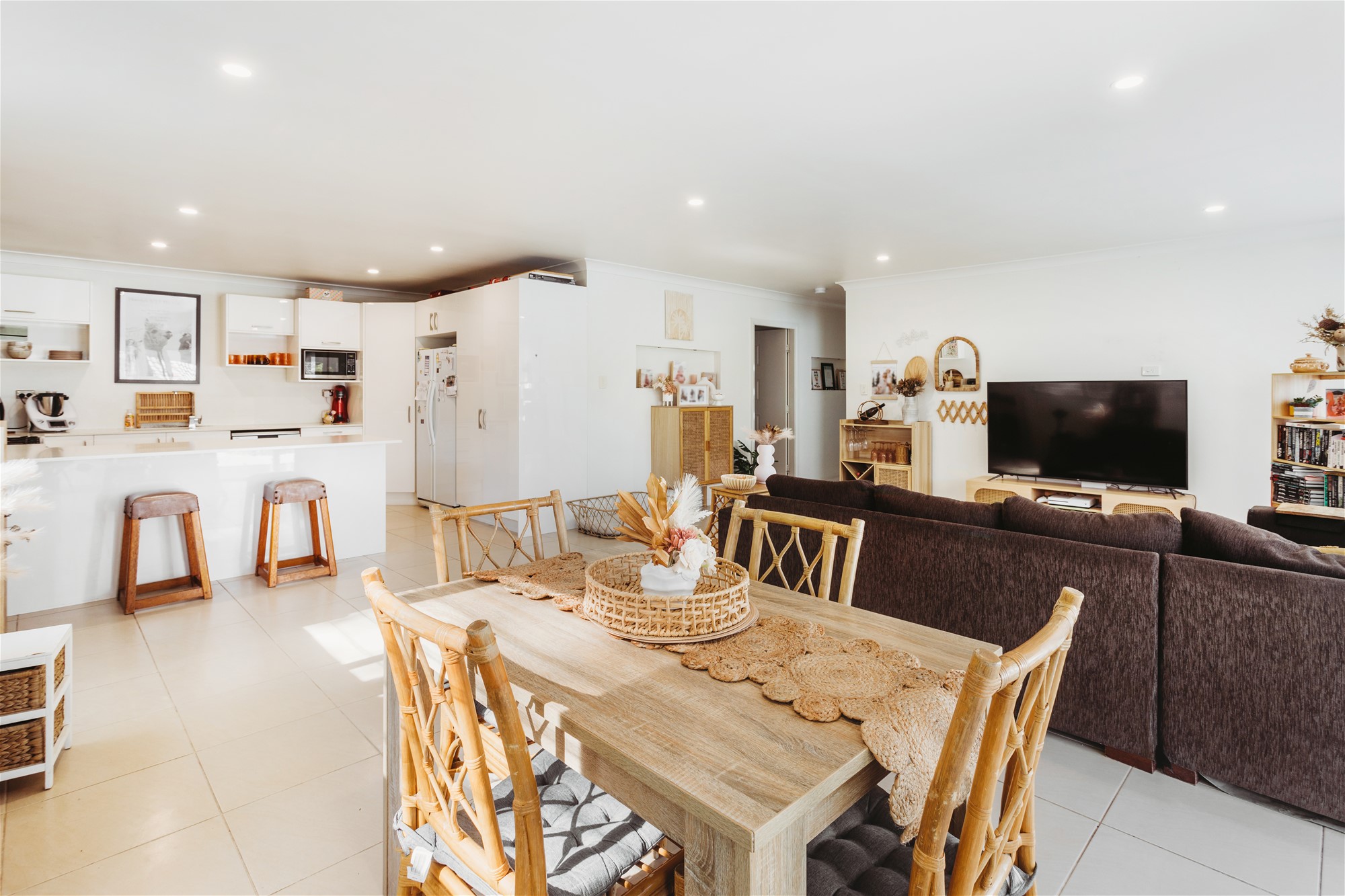 House and Granny flat right 16